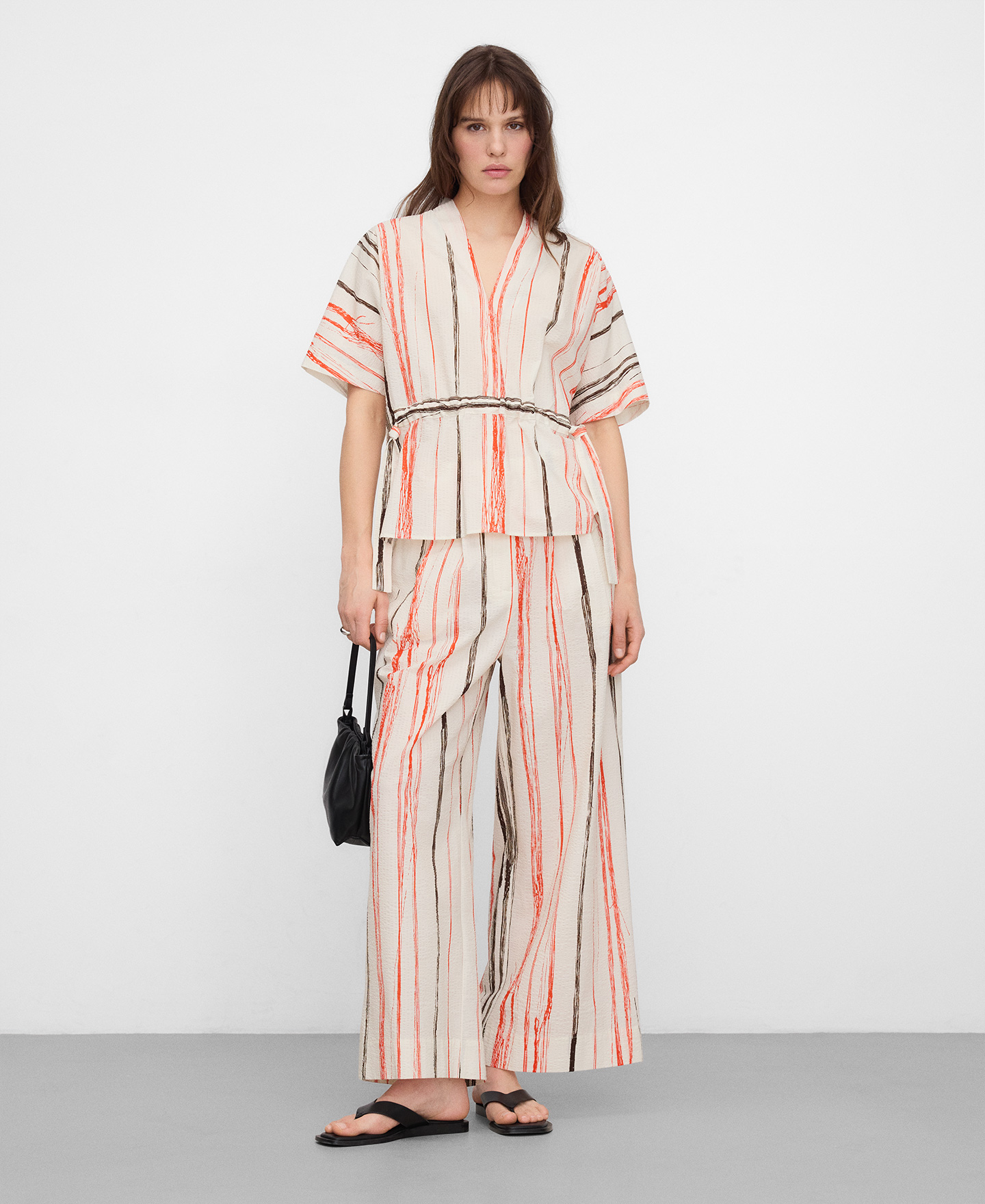 Irregular striped seersucker trousers image number 1