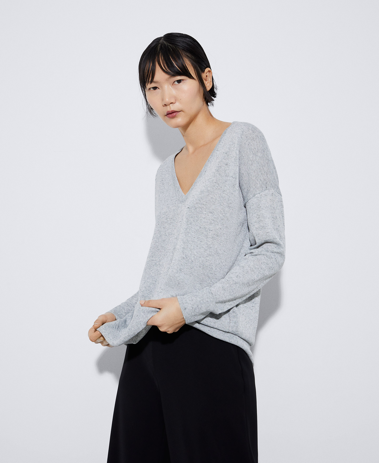 Linen and polyester neckline sweater image number 0