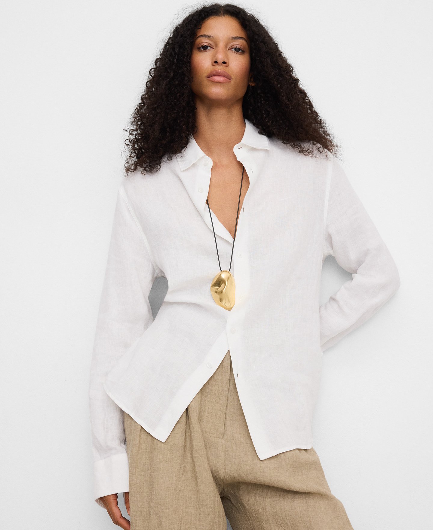 Organic-shaped pendant necklace image number 3