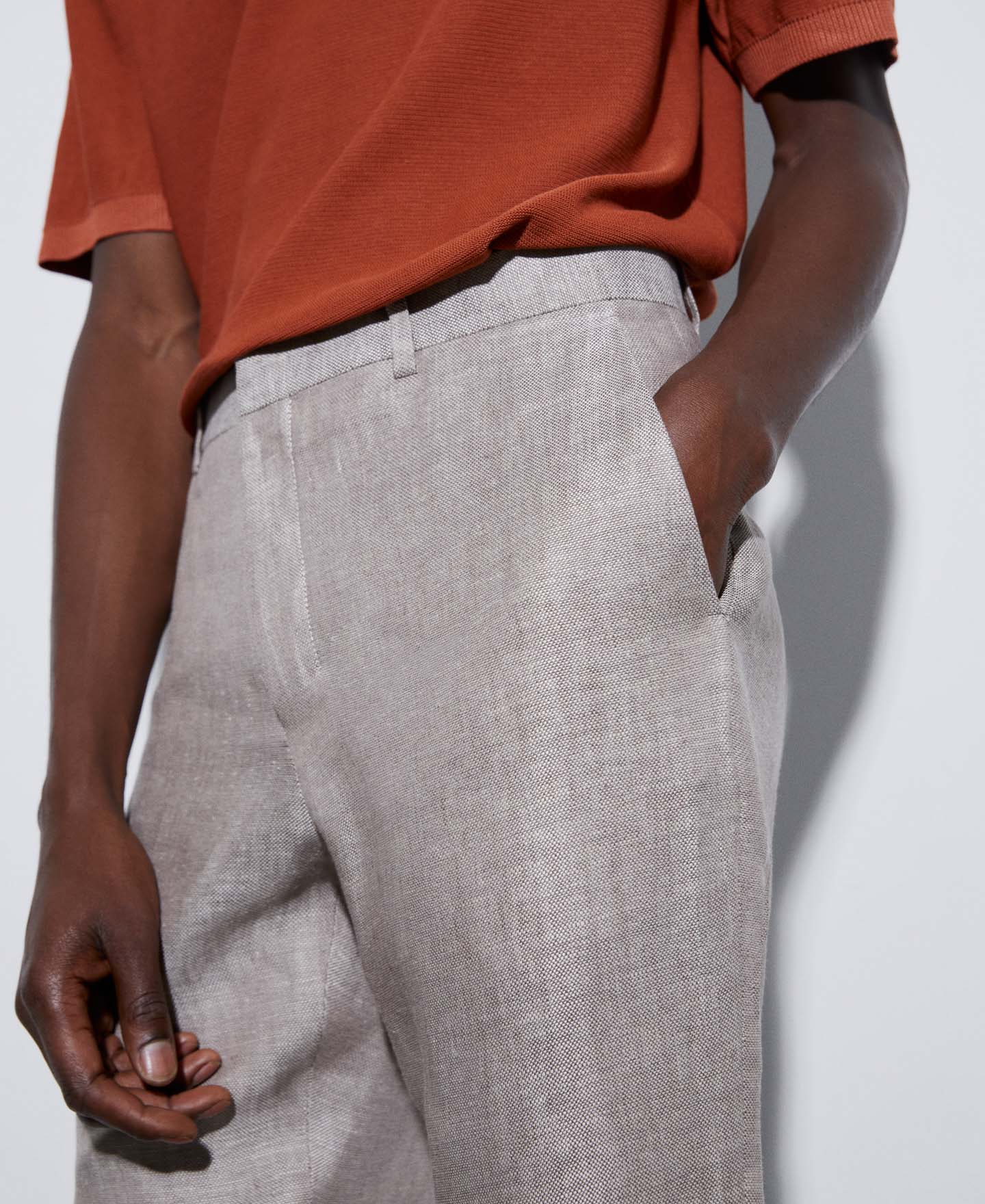 Pantalón chino en lino image number 3