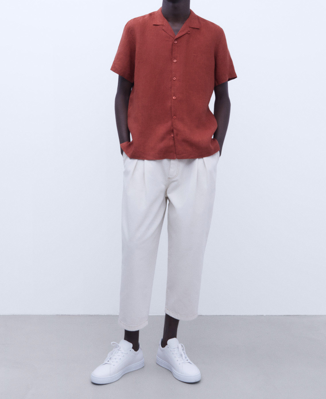 Camisa cuello bowling en lino image number 1
