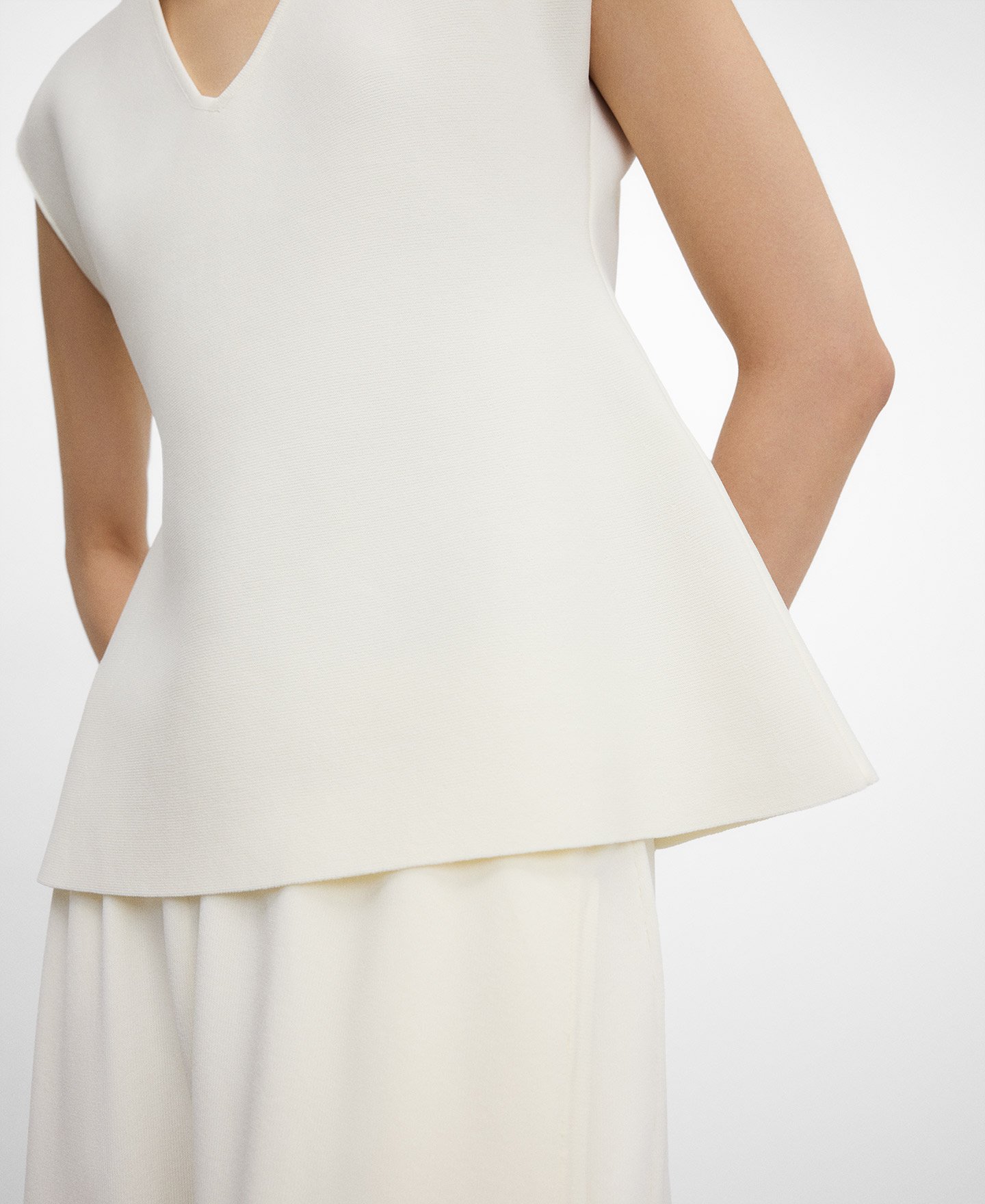 Top peplum punto image number 3