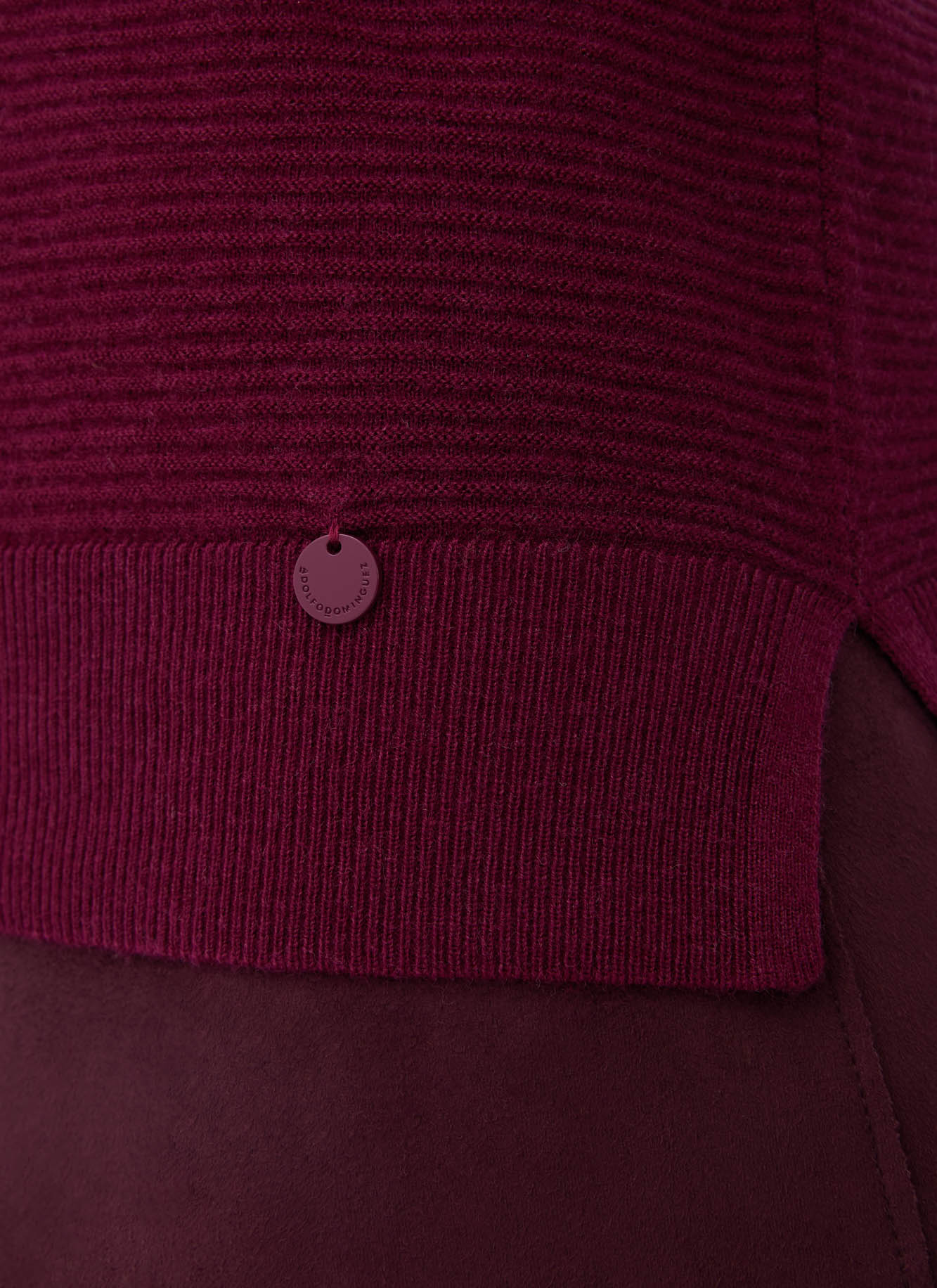 Jersey escote pico en lana merino image number 2