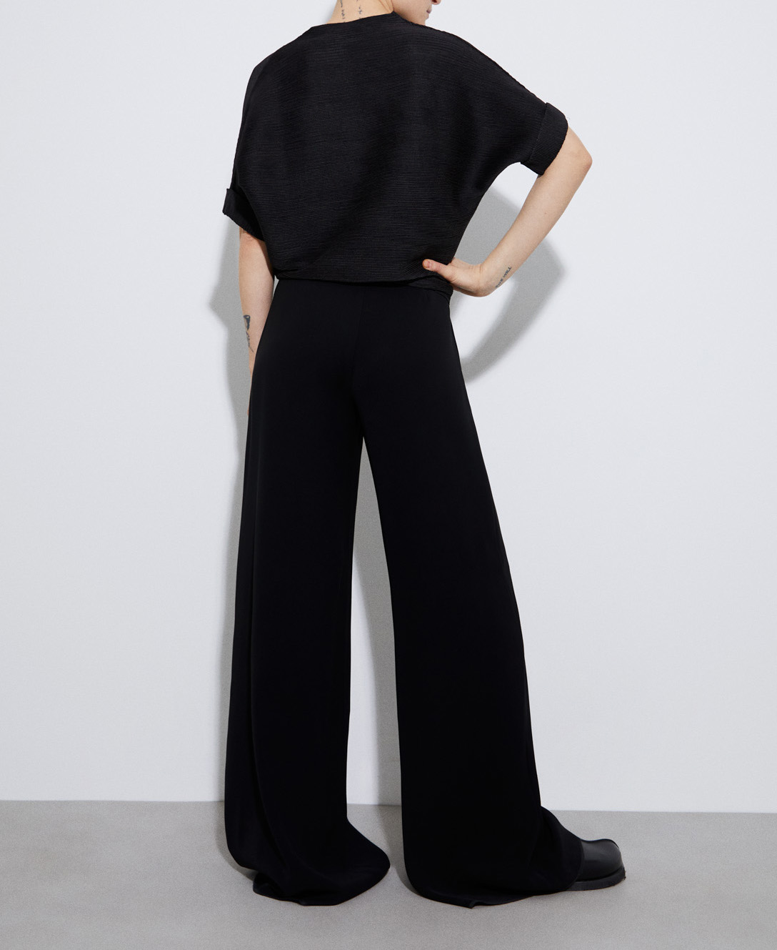 Japanese sleeve crinkle sweatshirt image number 2