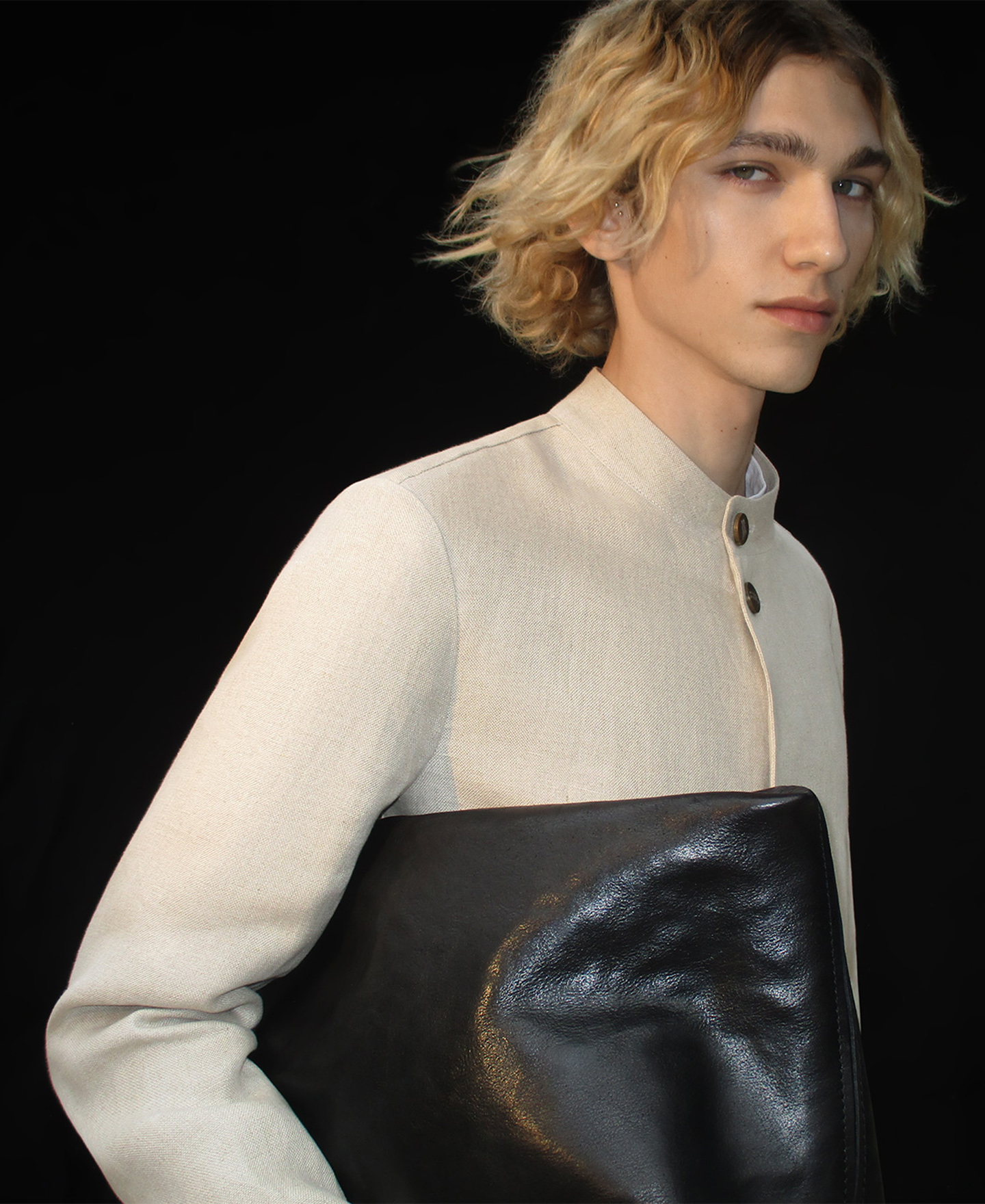 Mandarin collar linen overshirt man image number 0