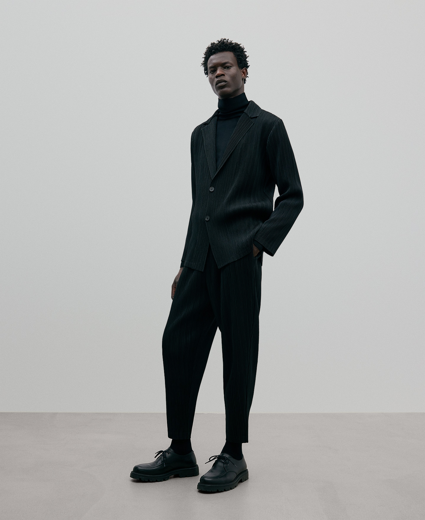 Black crinkle overshirt image number 1