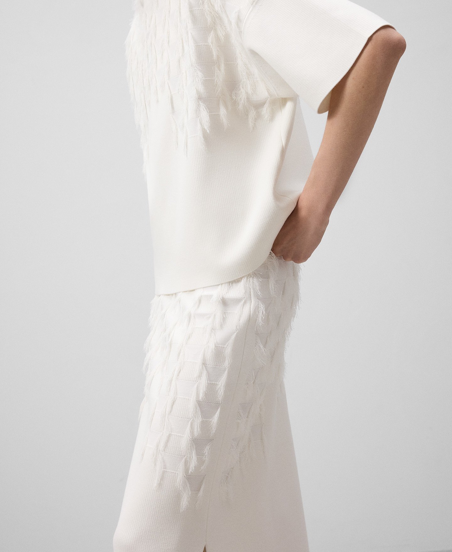 Knit skirt with fringe detailing woman image number 3
