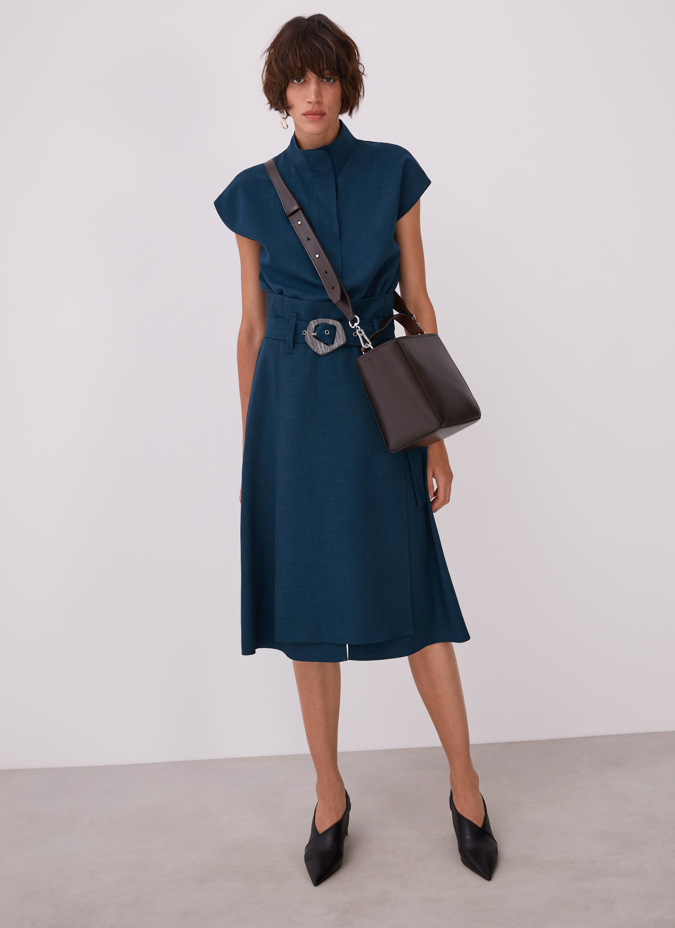 High collar blouse with flap image number 5