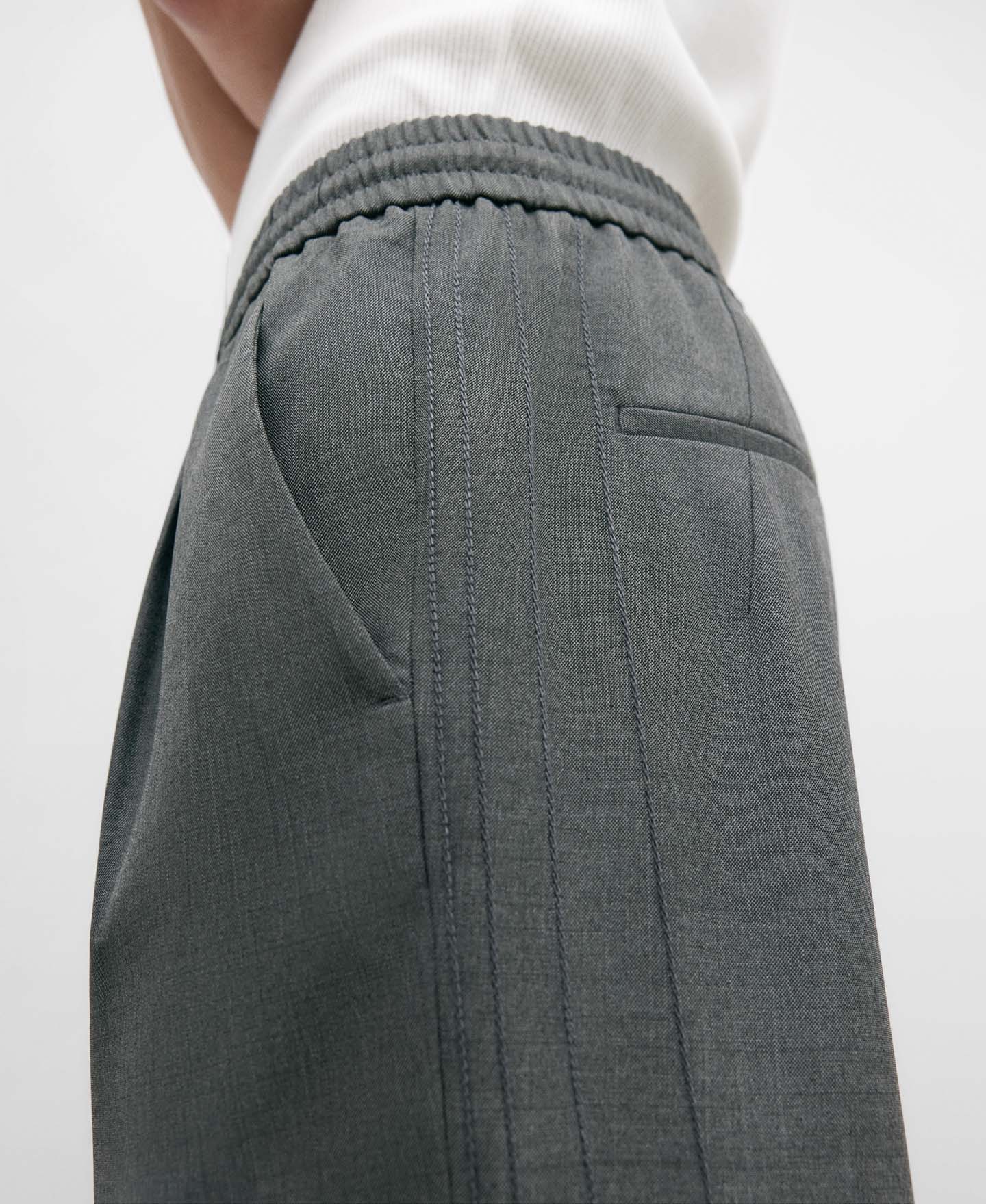 Pantalón jogger cinturilla elástica image number 3