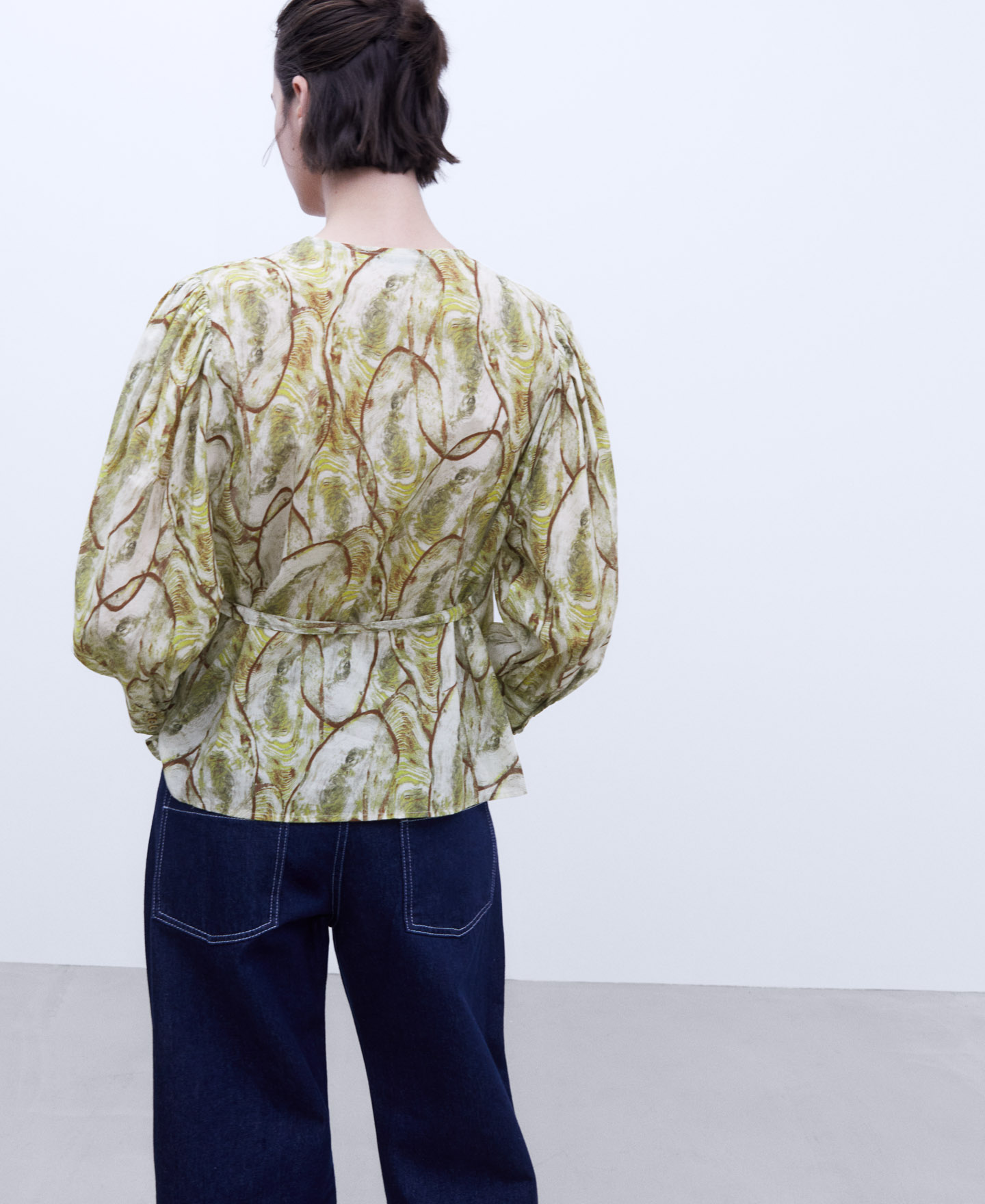Cotton puffed sleeve shirt image number 2