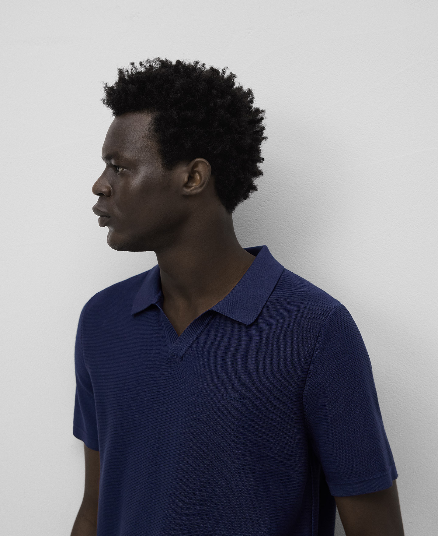 V-neck structured knit polo shirt man image number 3