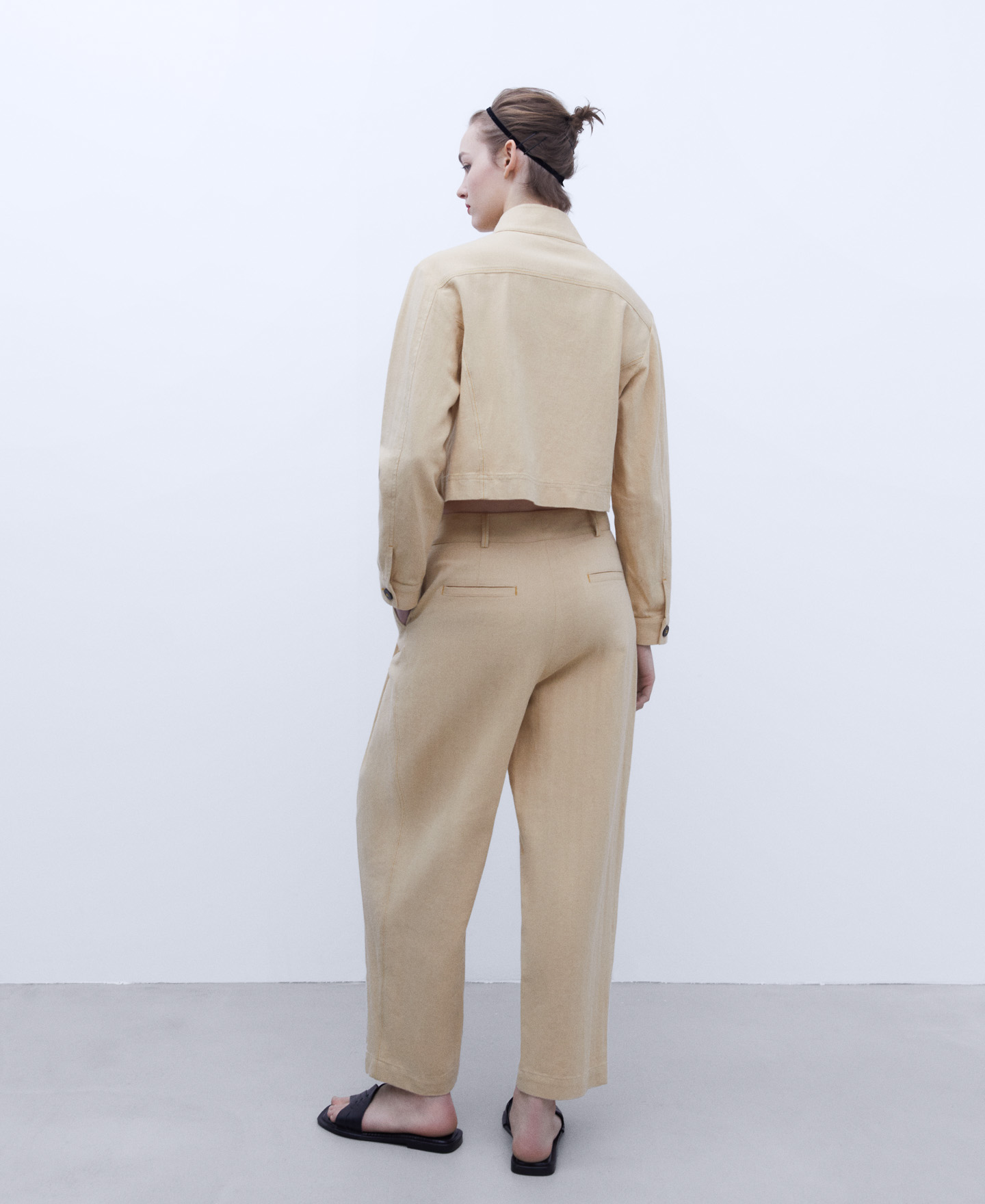 Pantalón banana en lino y algodón image number 2