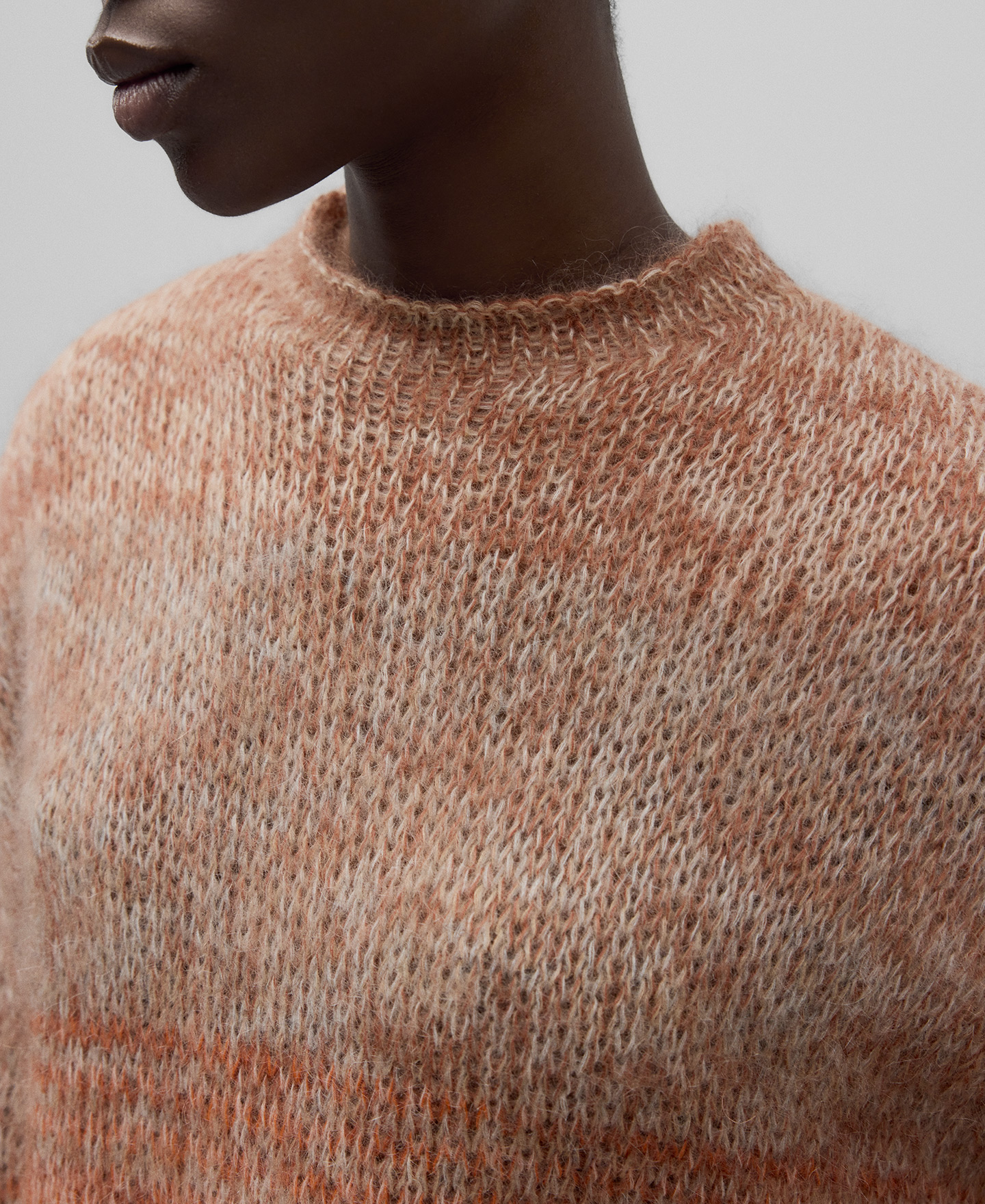 Gradient knit sweater woman image number 3