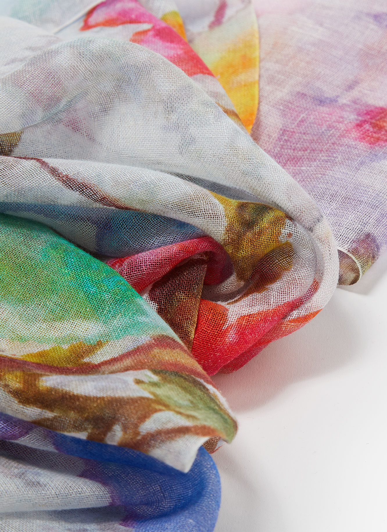 Modal and linen flowered foulard image number 2