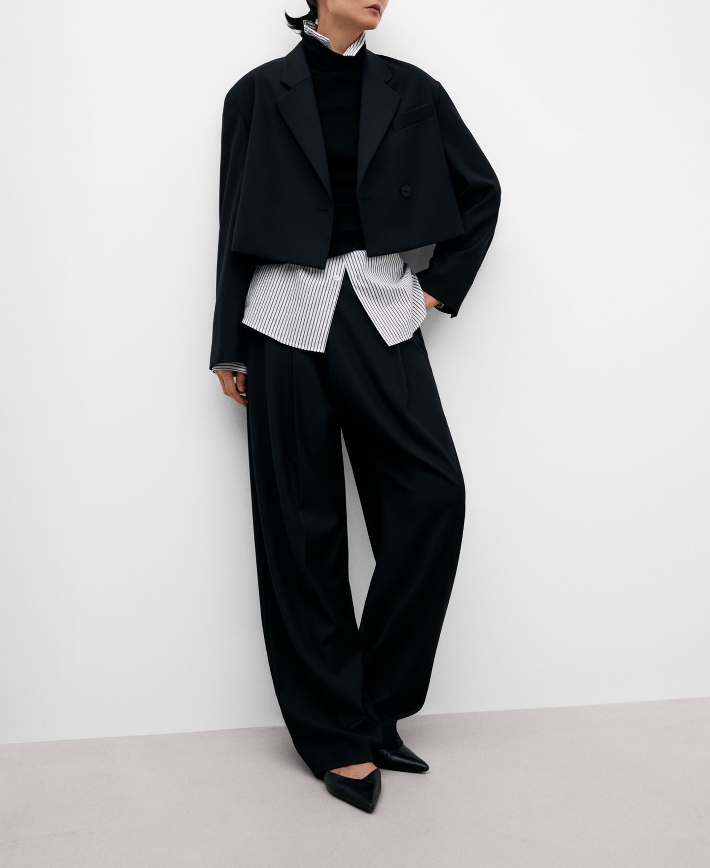 Wide leg straight trousers for women image number 1