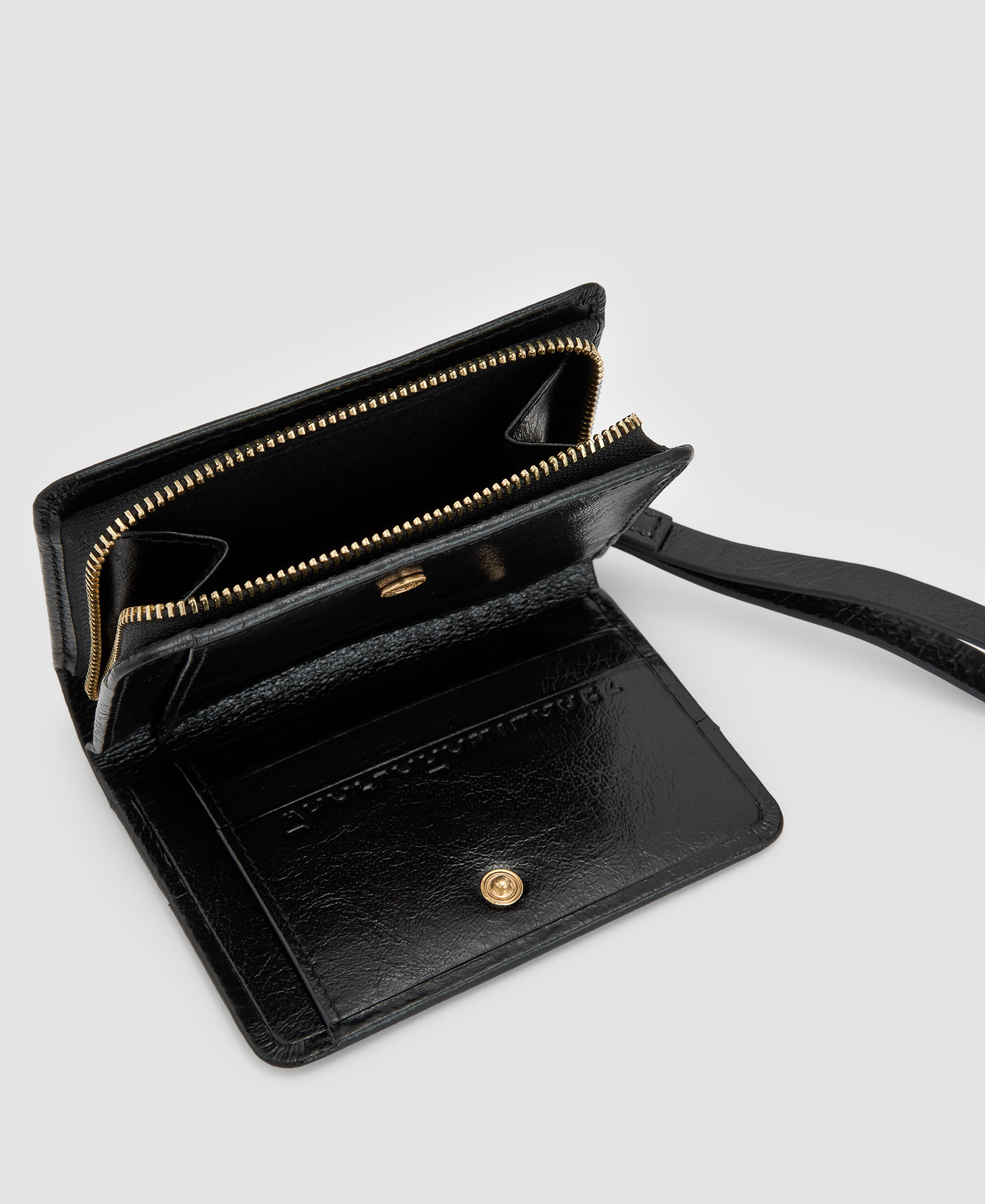 Cracked leather medium wallet image number 1