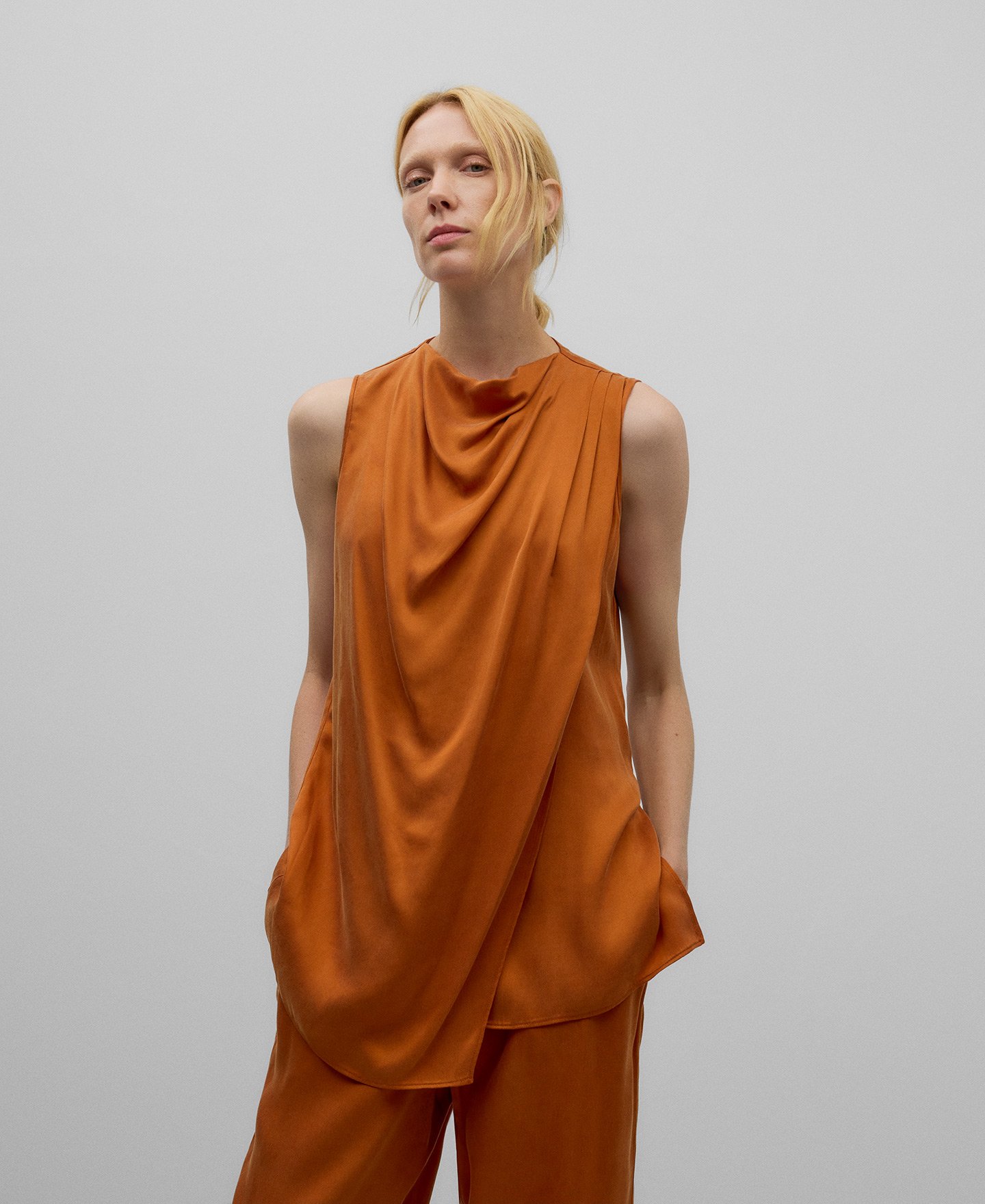 Double front orange top woman image number 0