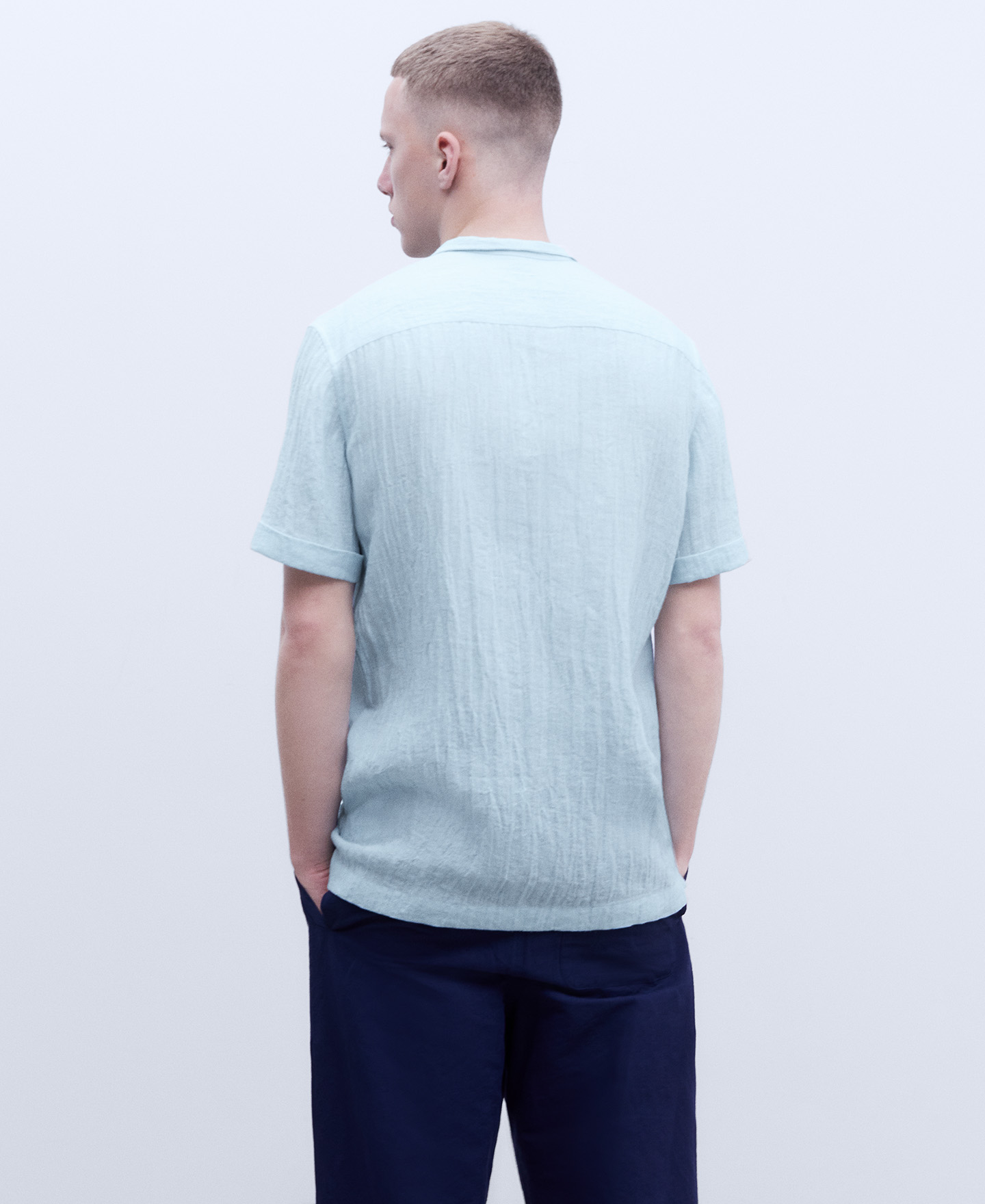 European linen Mandarin collar shirt image number 2