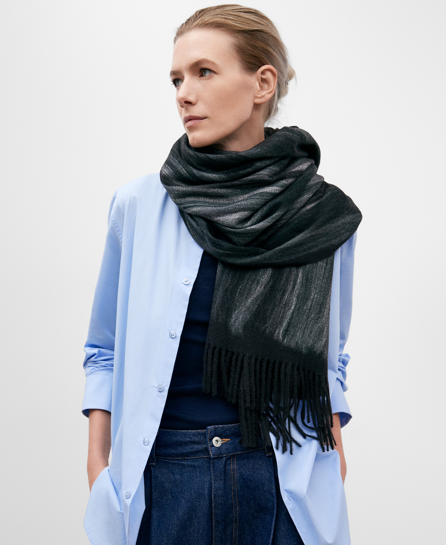 Felted scarf for women image number 3
