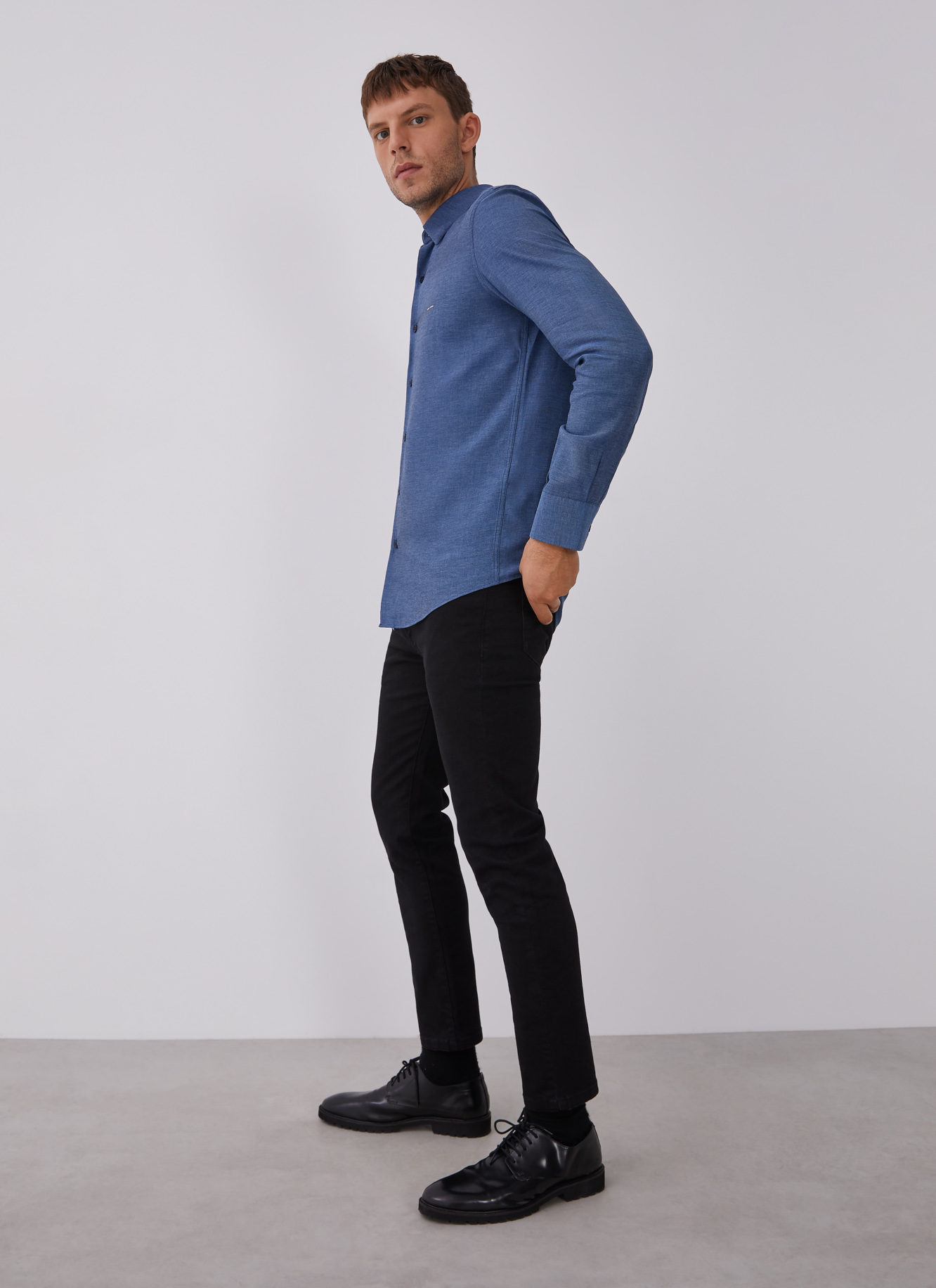 Camisa en viscosa con logo image number 4