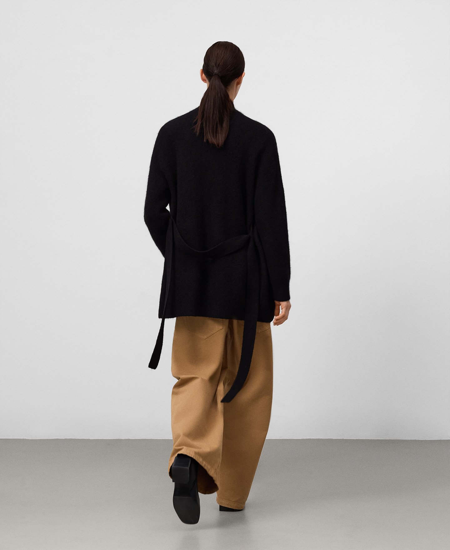 Knit jacket with belt woman image number 2