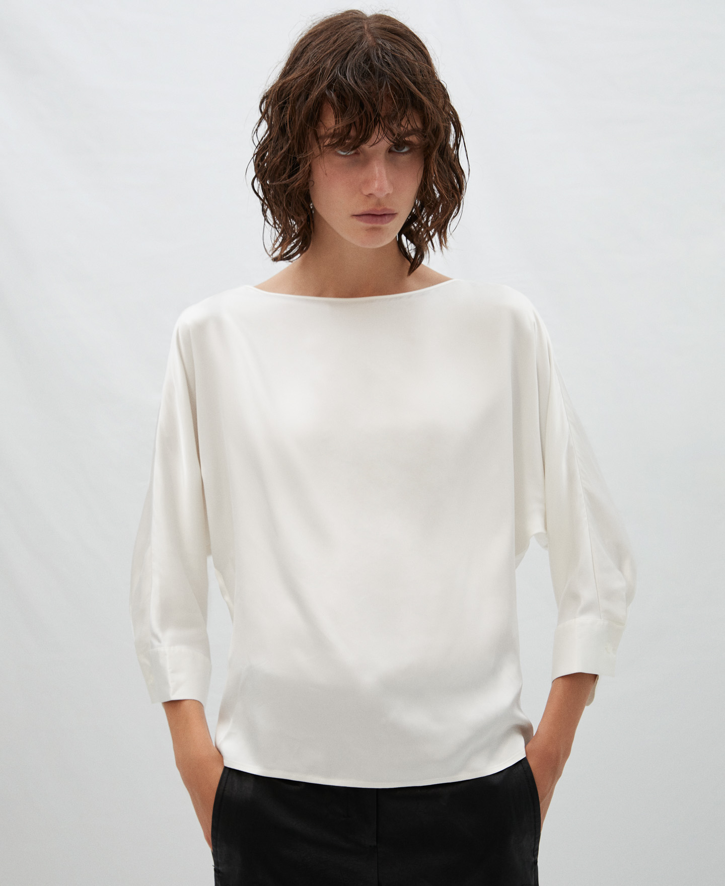T-shirt with boat neckline in viscose image number 0