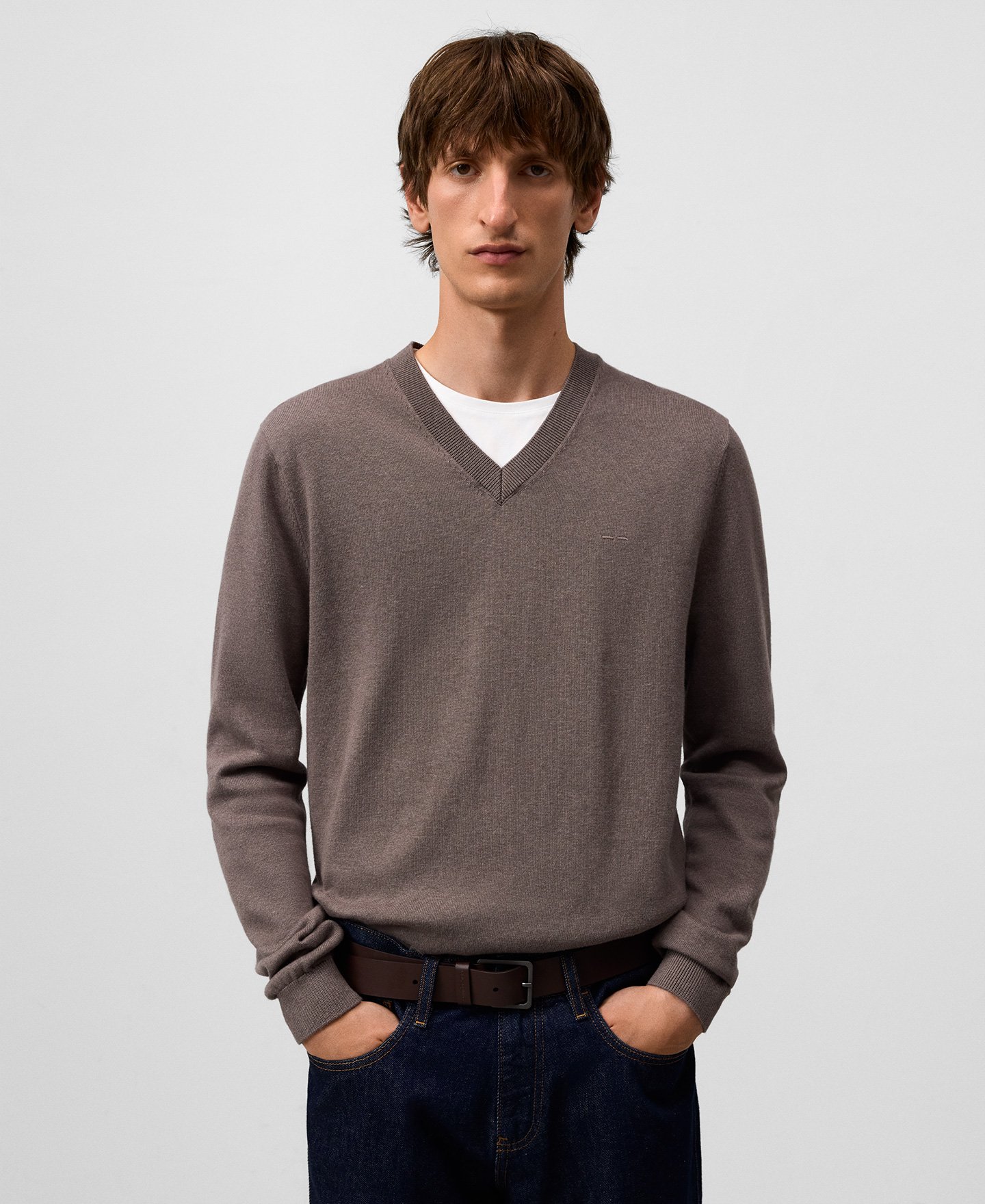 Regular fit V-neck sweater man image number 0