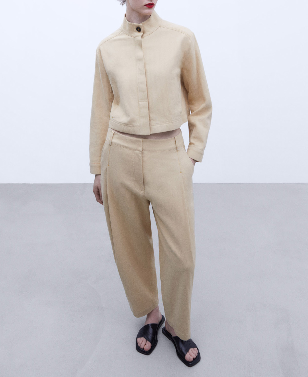 Short jacket in cotton and linen image number 1