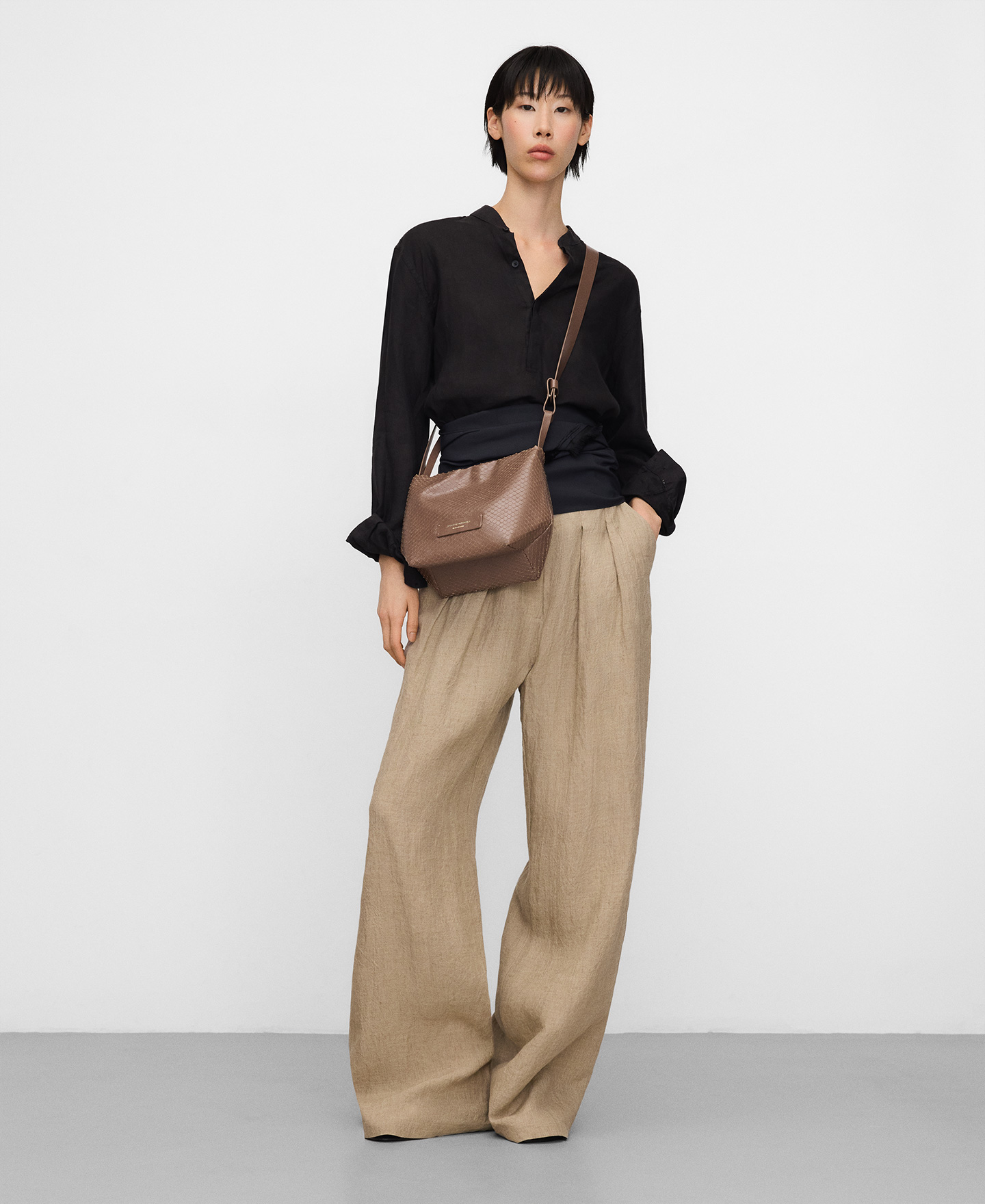 Doce snake-embossed bag image number 4