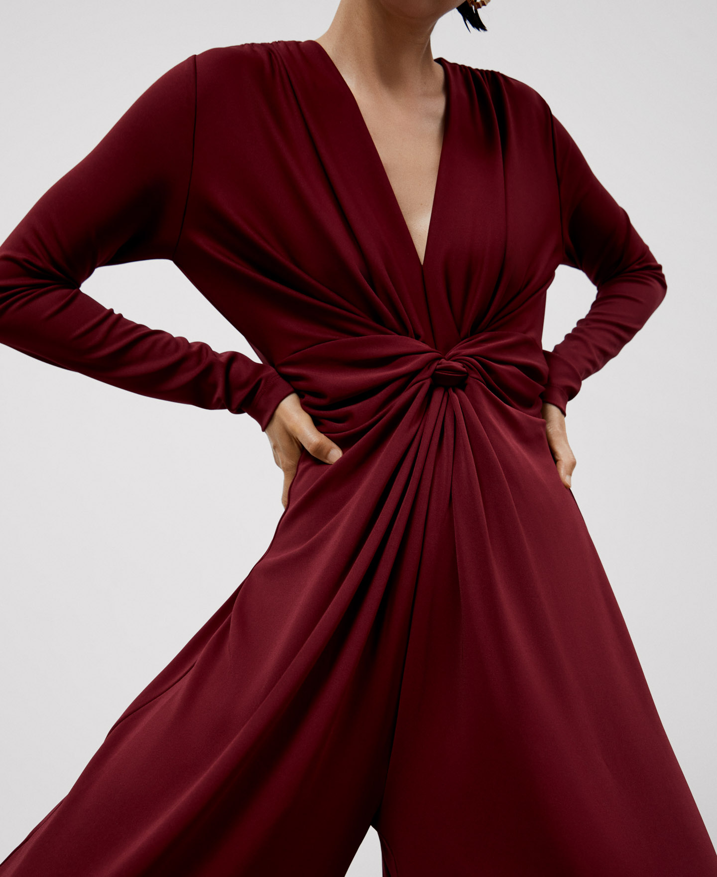 V-neckline jumpsuit image number 3