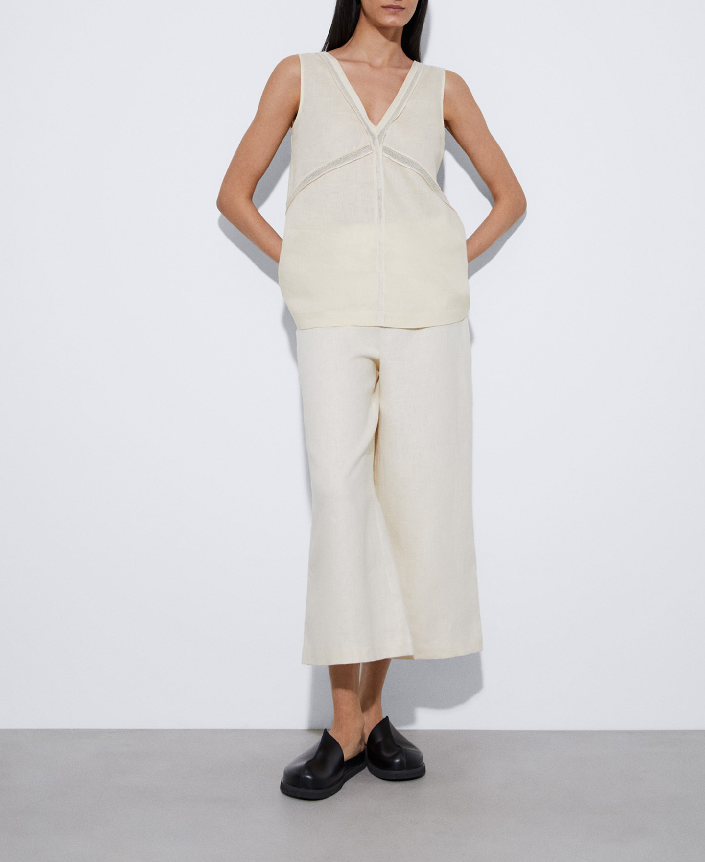 European responsible linen top image number 1