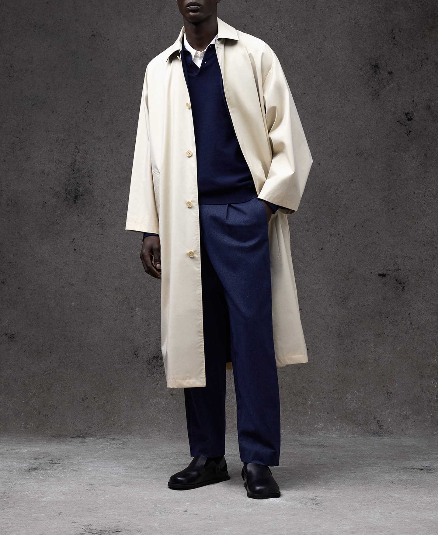Gray relaxed fit trousers man image number 1