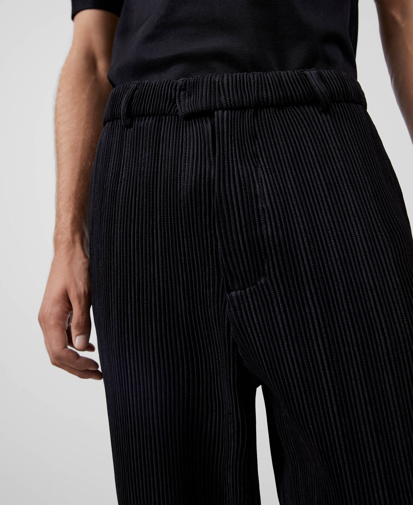 Pantalón crinkle de poliéster reciclado image number 3