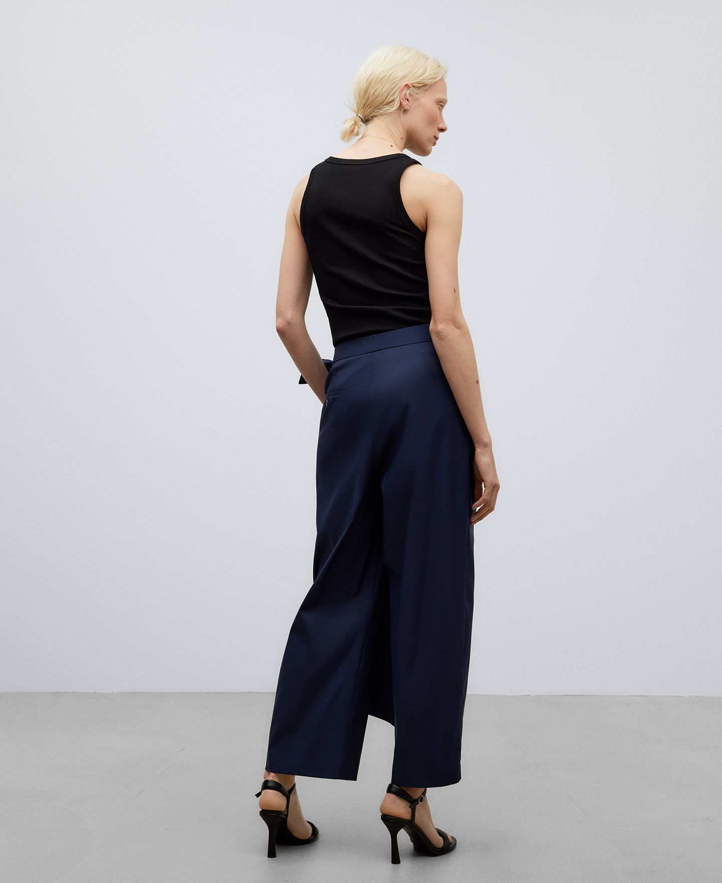 Navy blue trousers with sarong woman image number 2