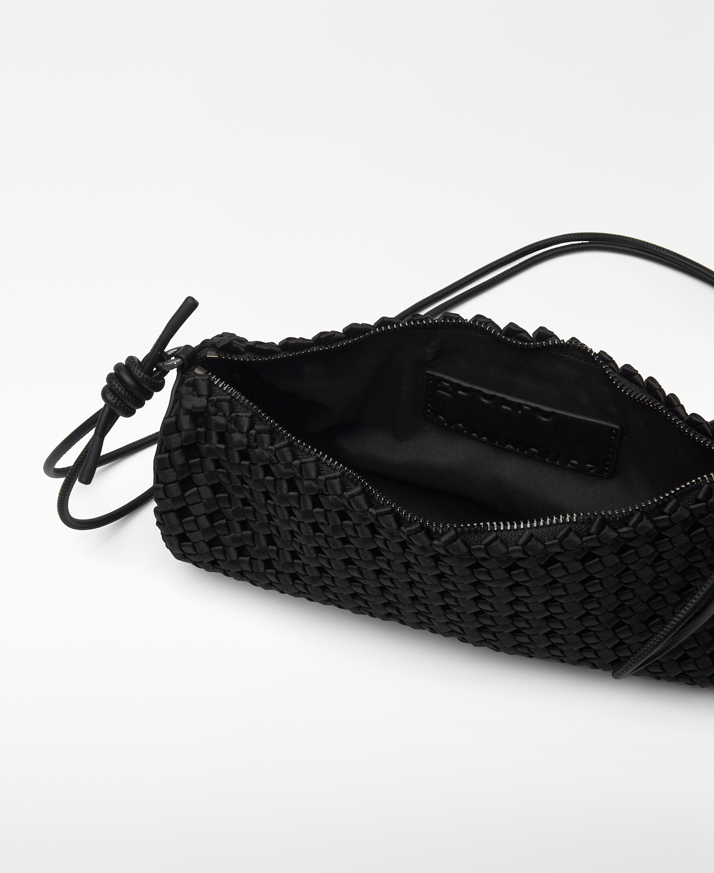 Renacer Lab (10) clutch woman image number 3