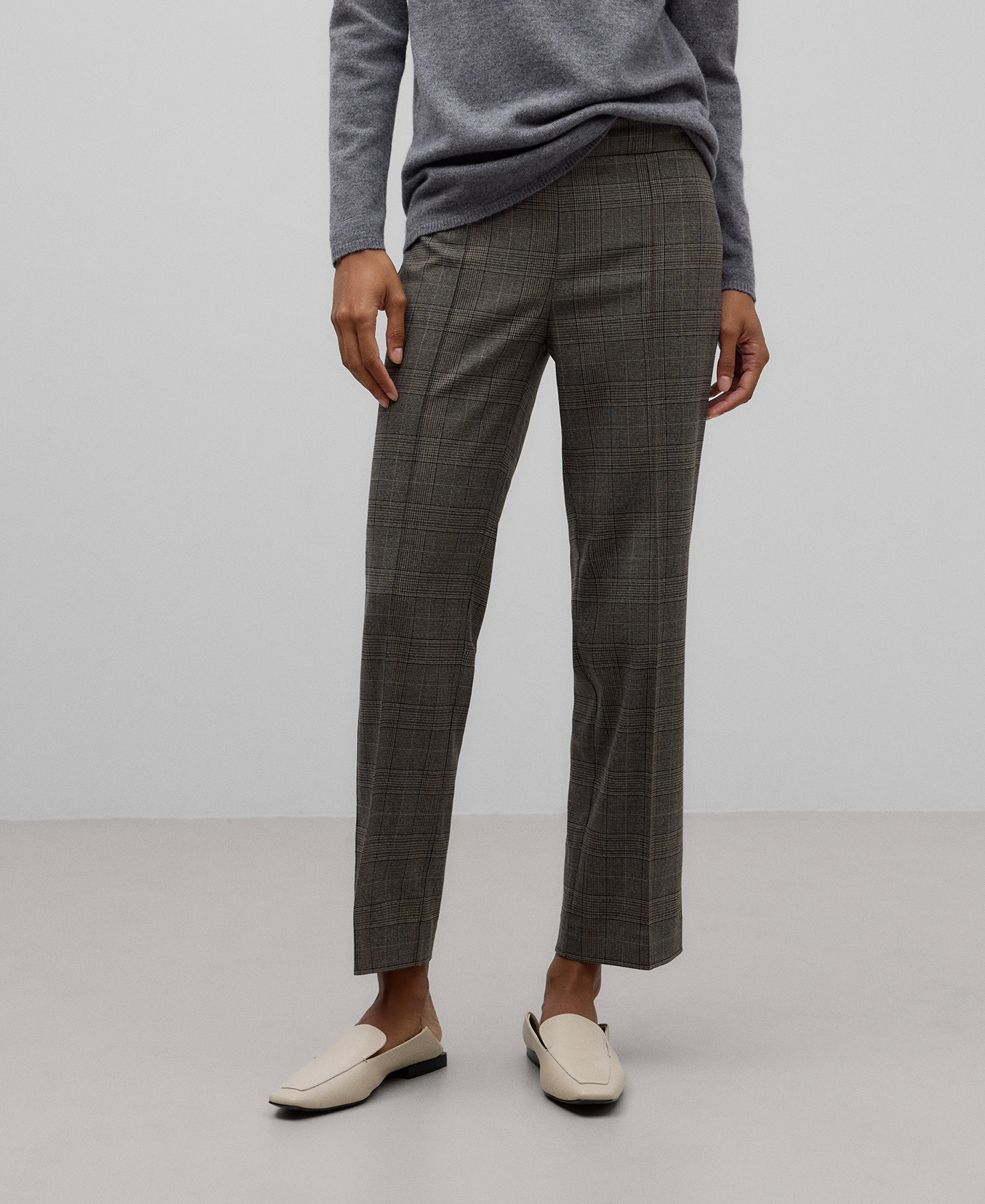Ankle-length checkered trousers woman image number 0