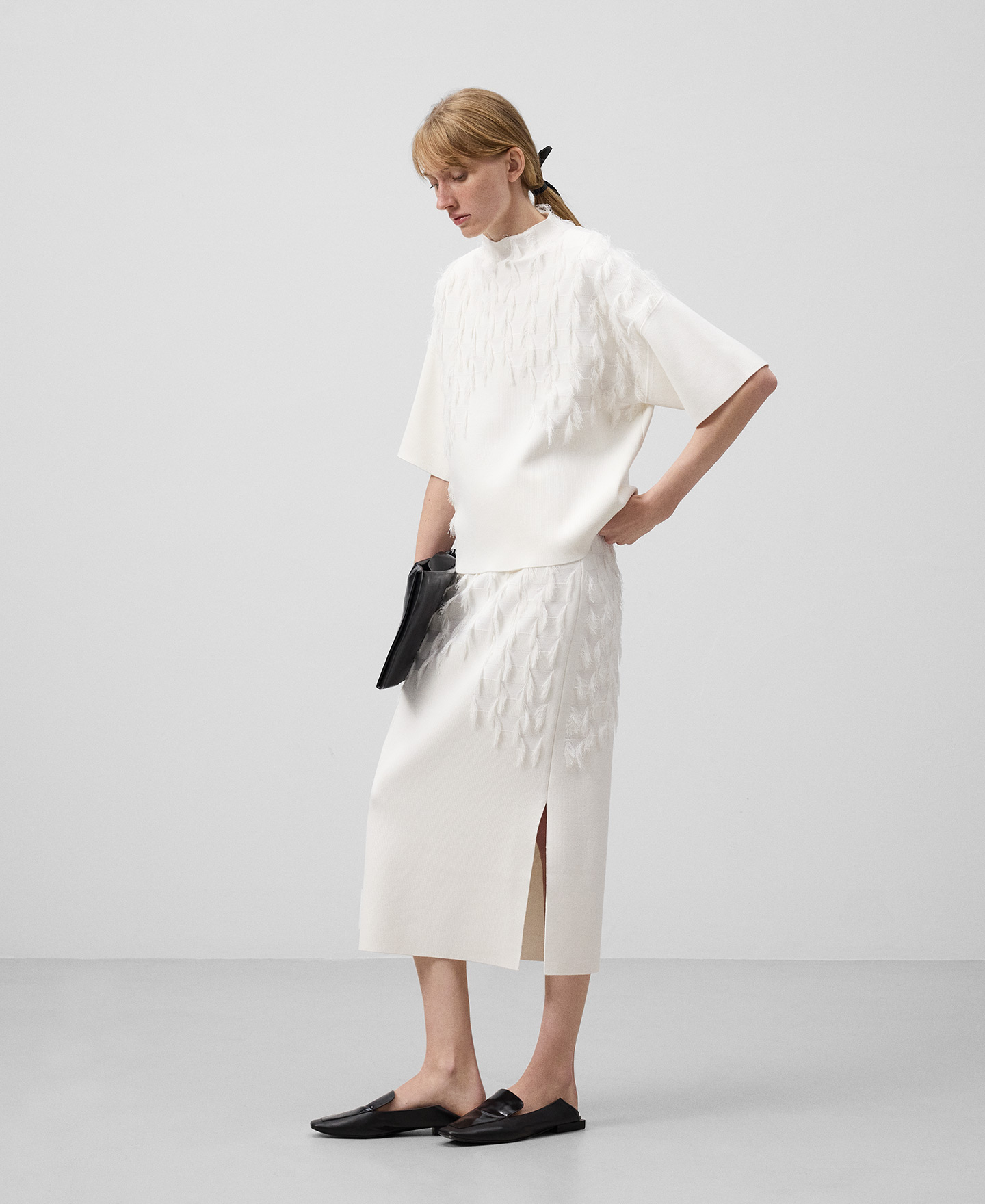 Knit skirt with fringe detailing woman image number 1