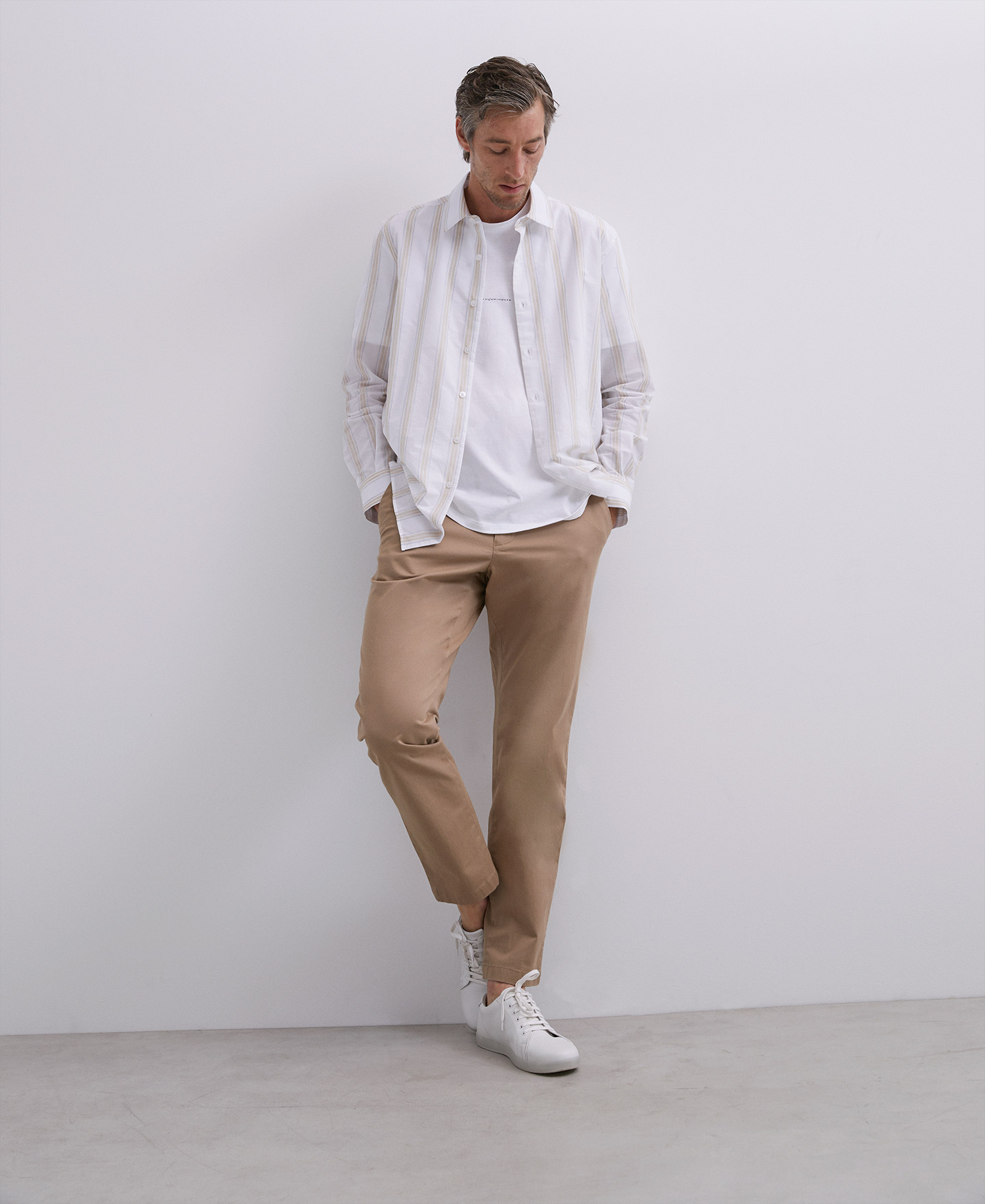 Pantalón chino algodón elástico image number 3