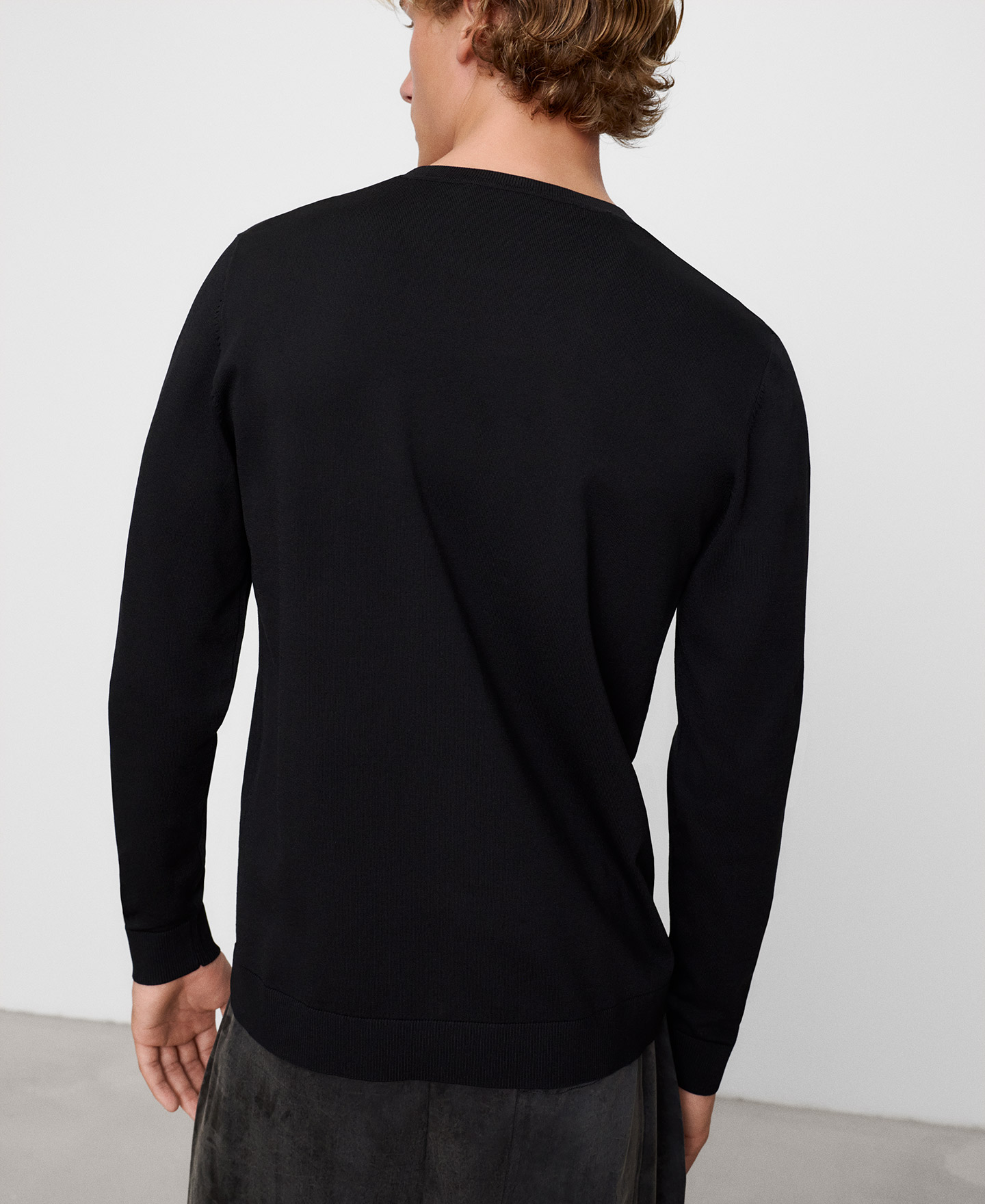 Crew collar knit sweater image number 2