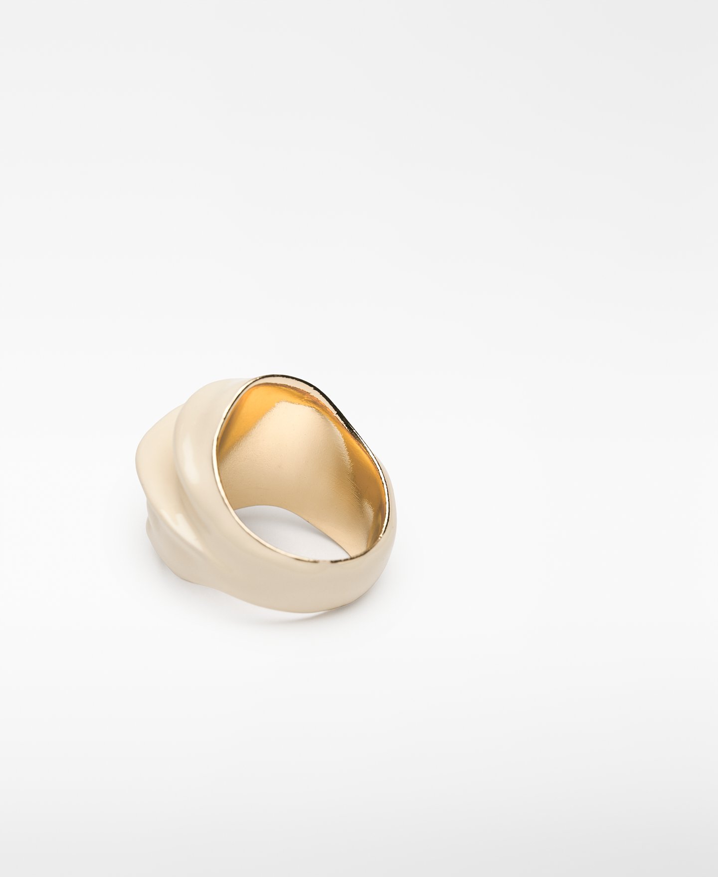 Lacquered embossed metal ring image number 1