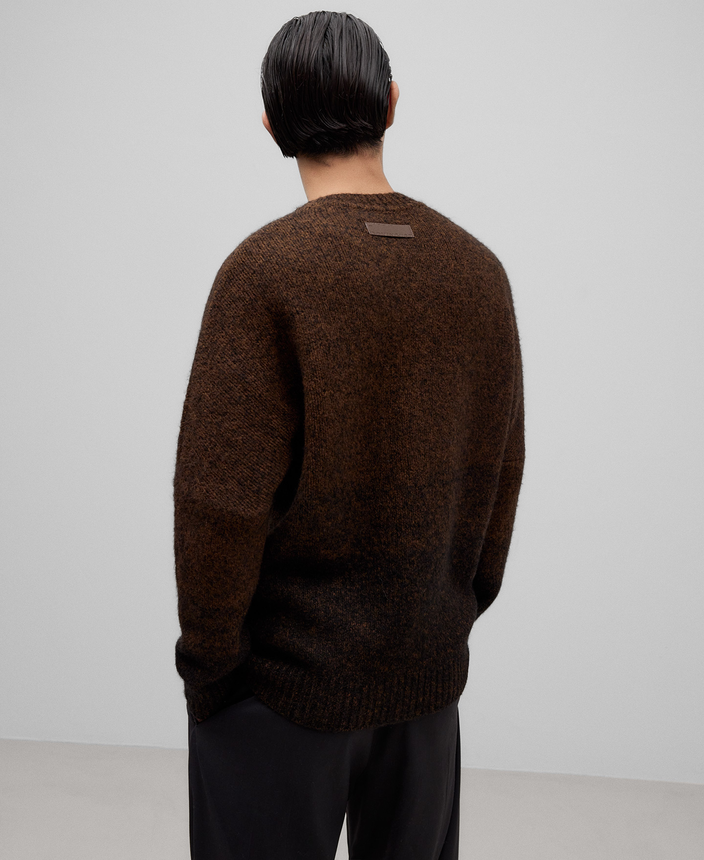 Gradient knit sweater man image number 2