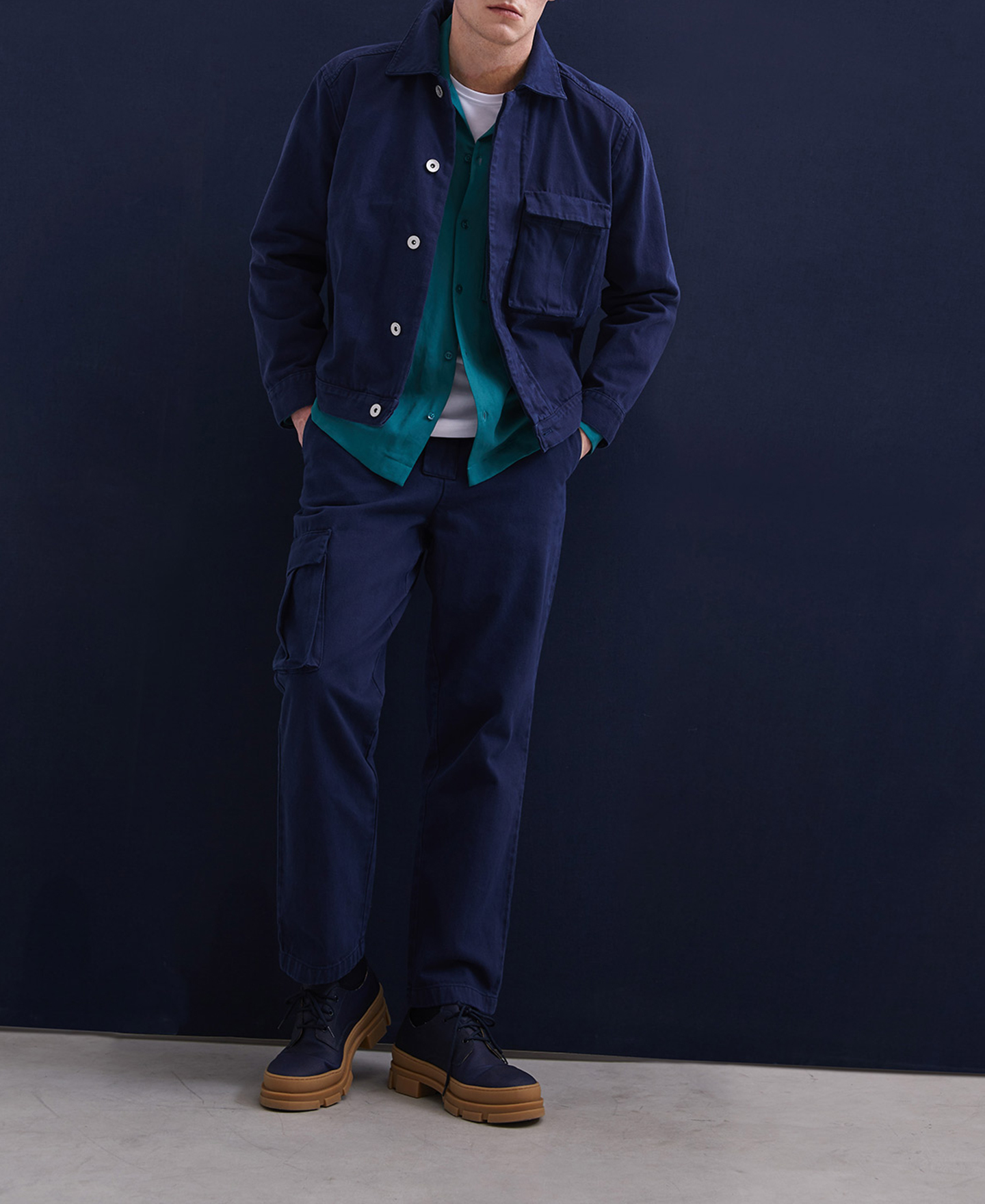 Cotton twill cargo trousers image number 0