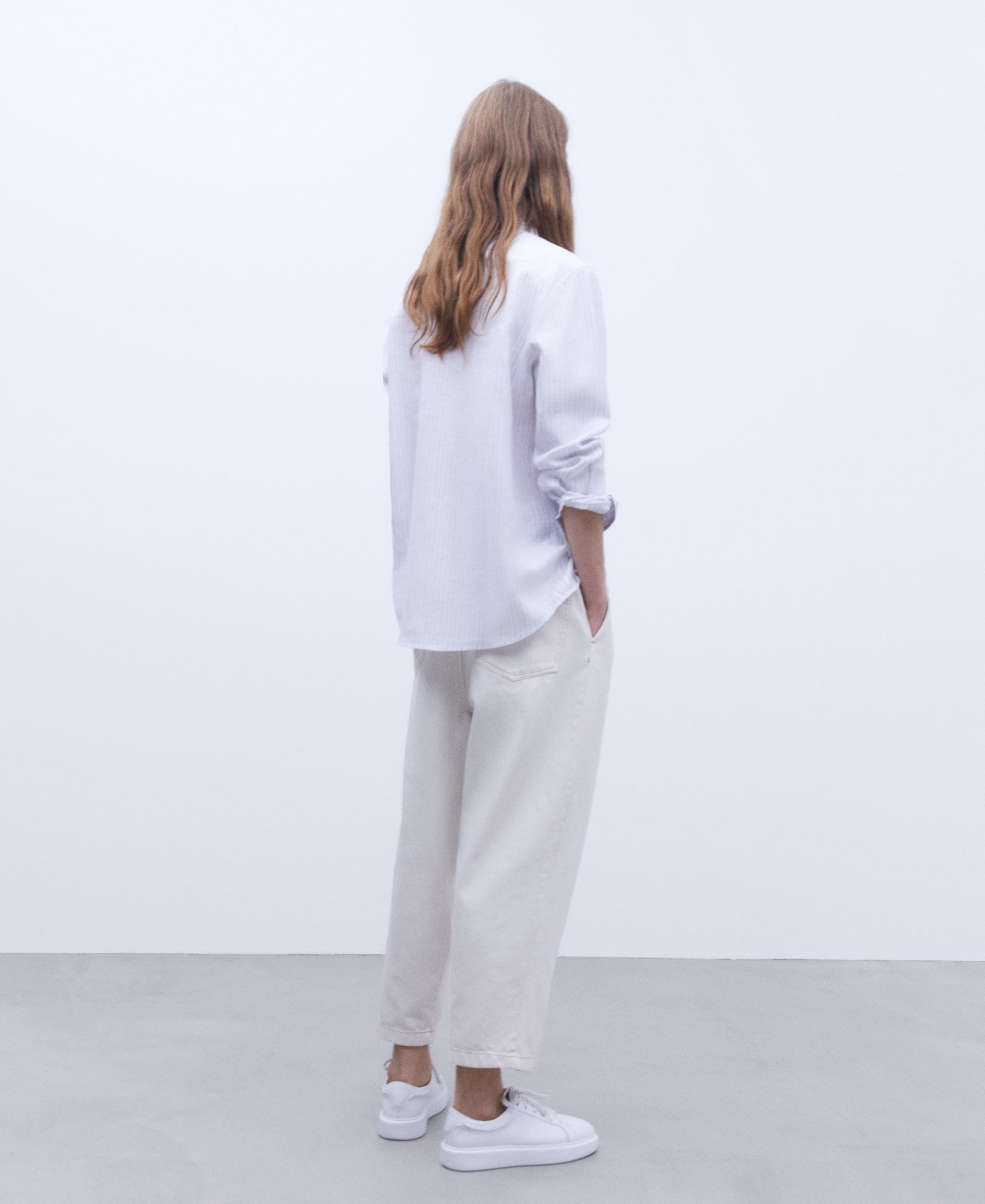 European linen Mandarin collar shirt image number 2