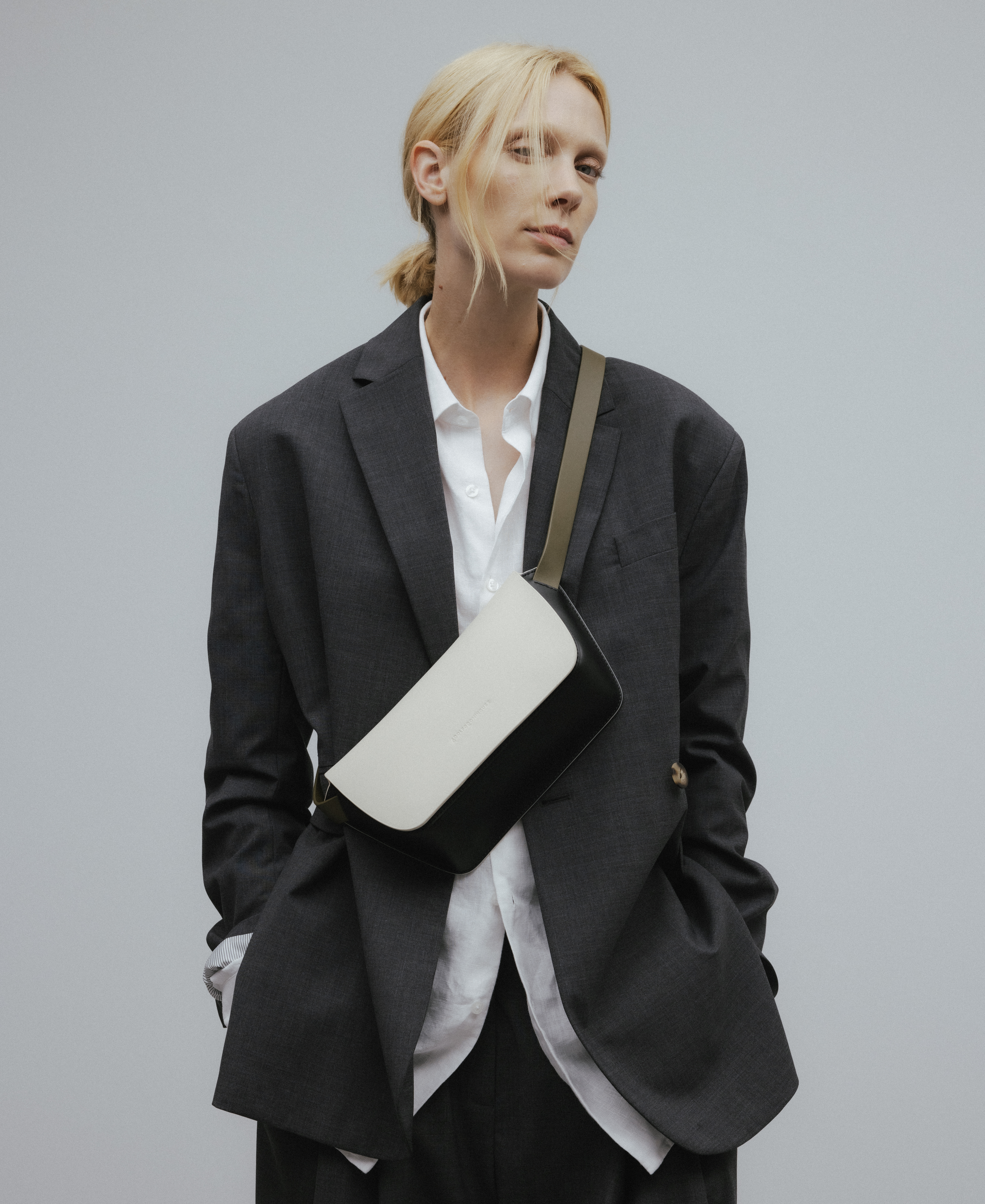 Dorna tricolor fanny pack woman image number 5
