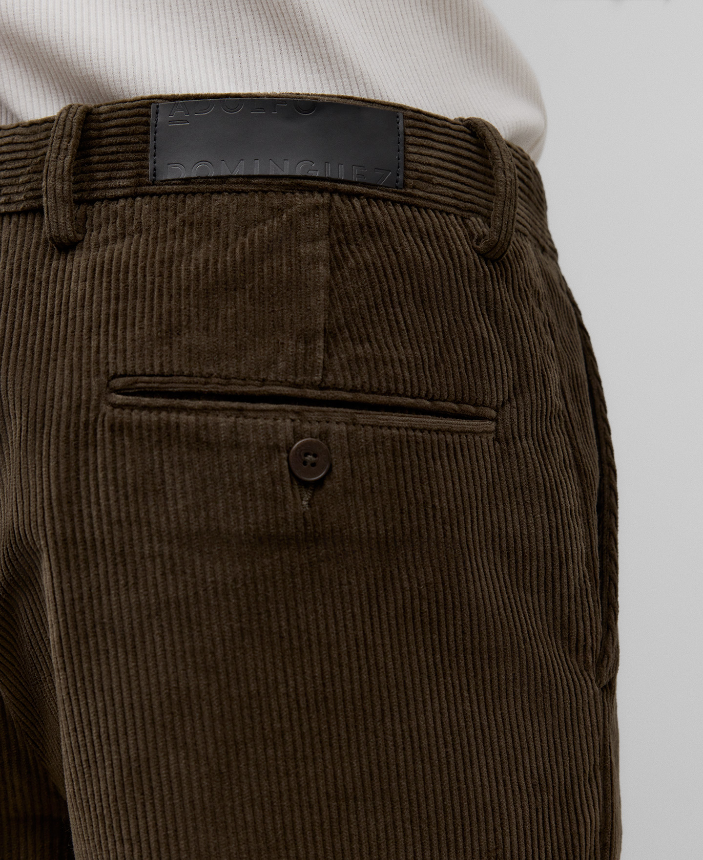 Brown corduroy trousers man image number 3