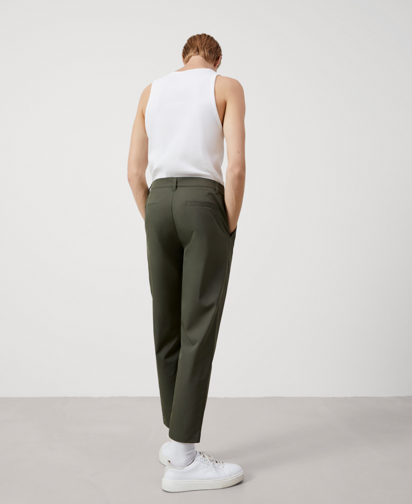 Chino trousers with recycled materials image number 2
