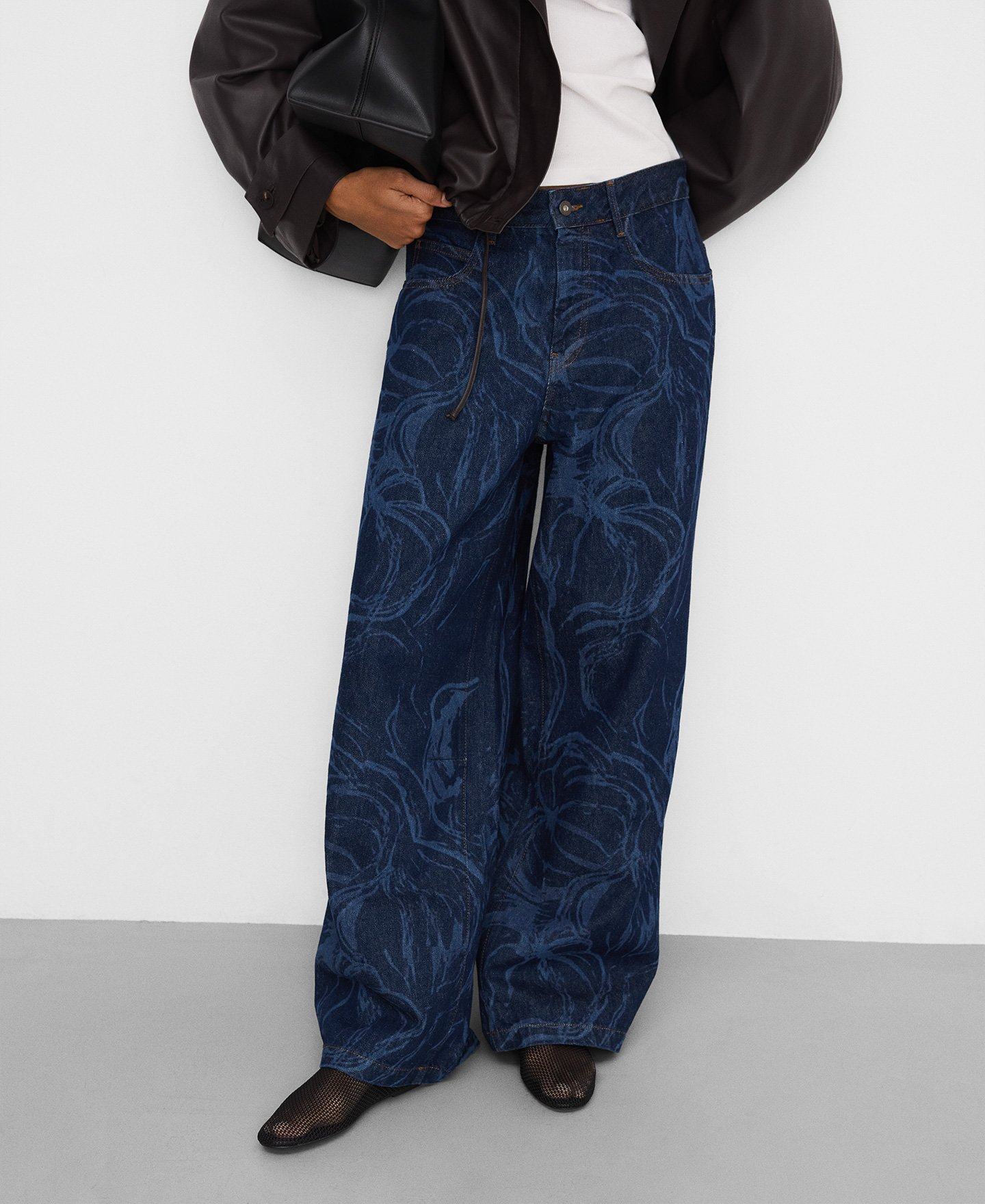 Pantal&oacute;n oversize denim estampado image number 0