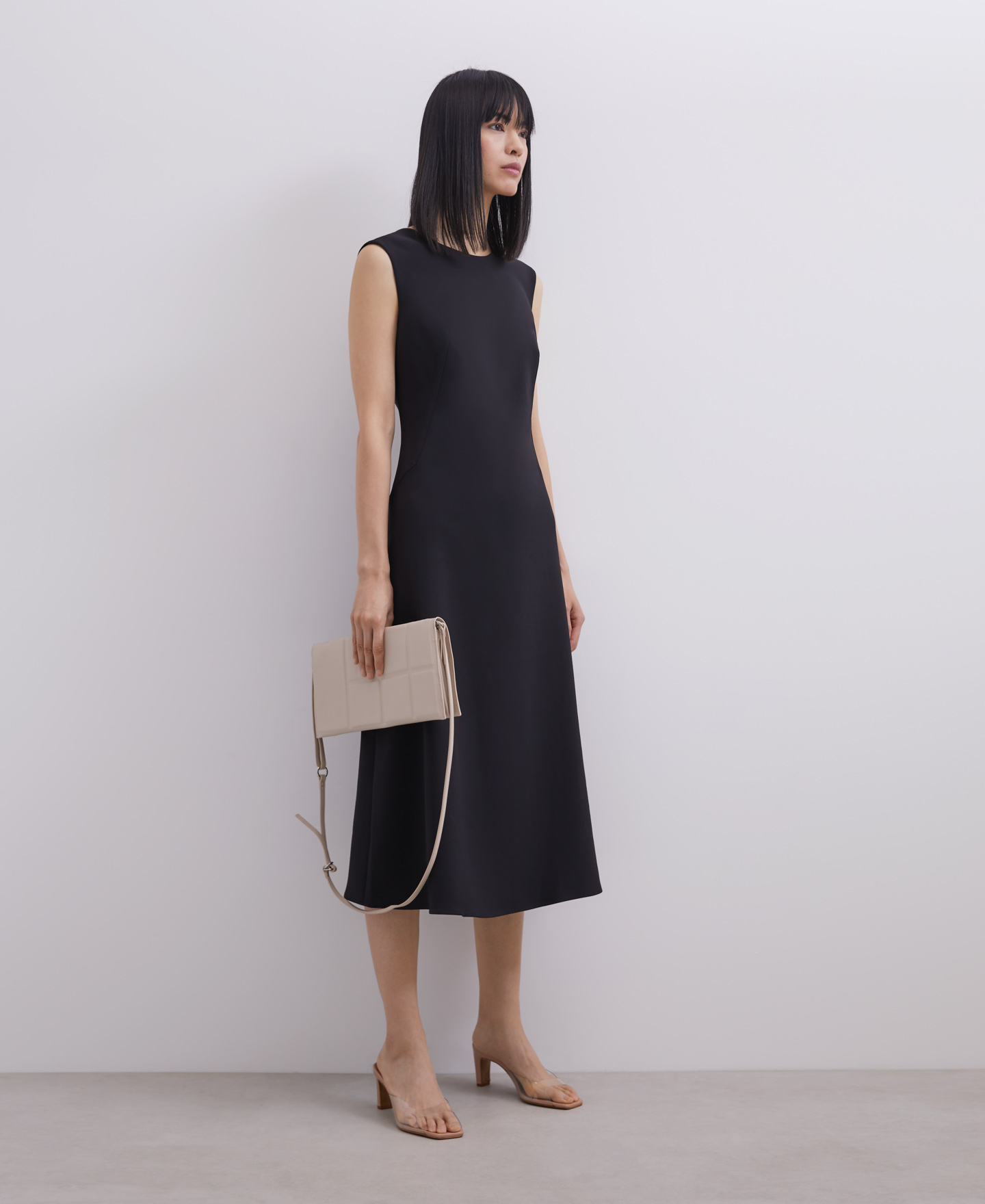 Vestido midi con espalda al aire image number 2