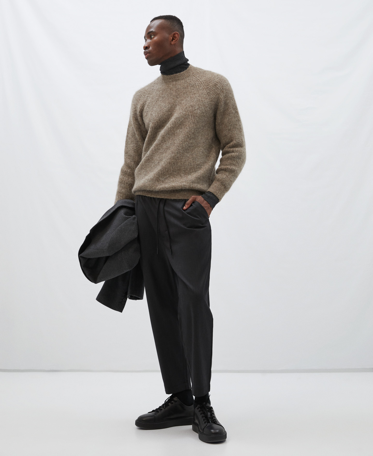 English knit sweater with raglan sleeves image number 1