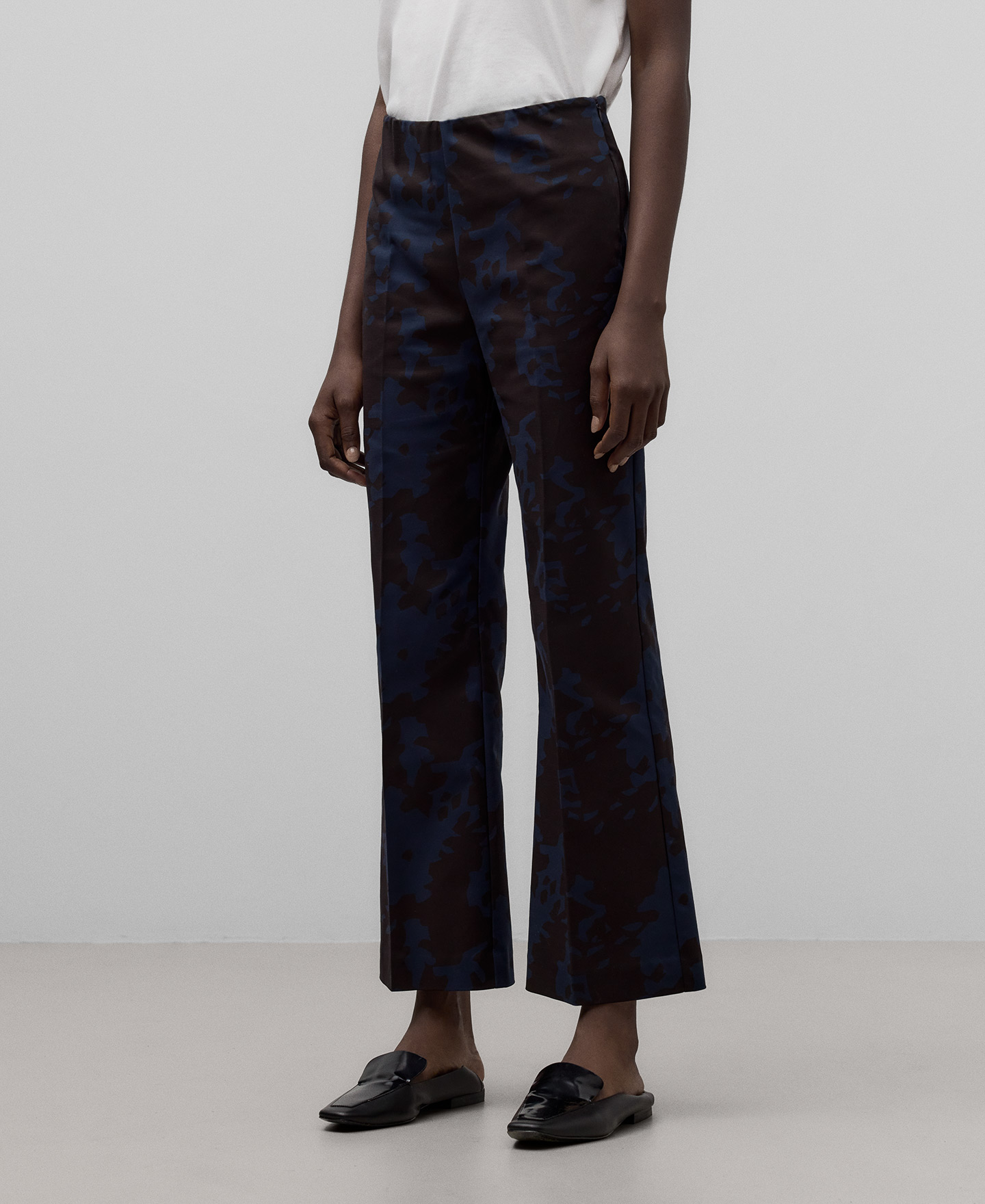 Printed flare trousers woman image number 0